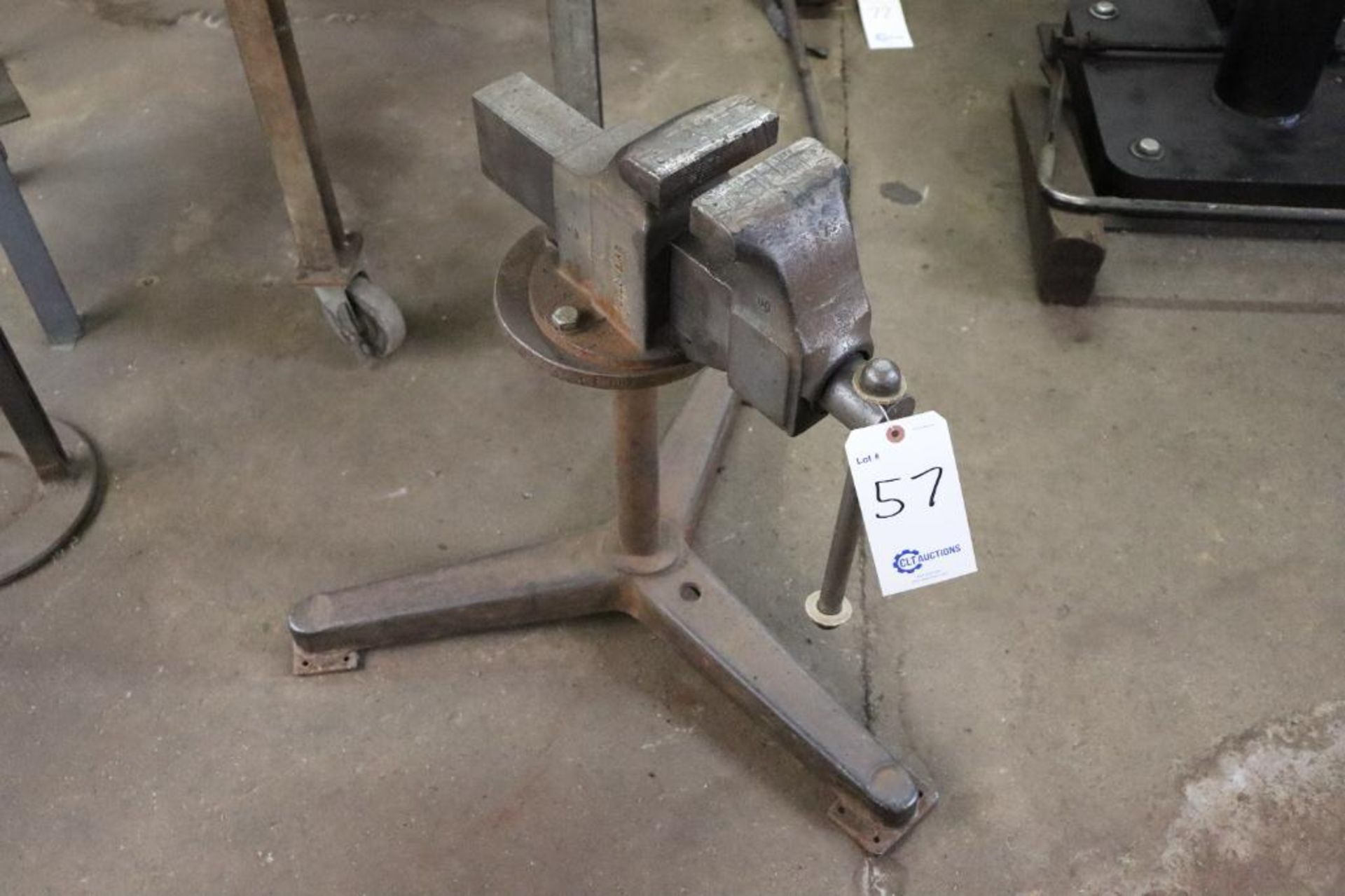 Columbian No 506 vise w/ stand - Image 2 of 4