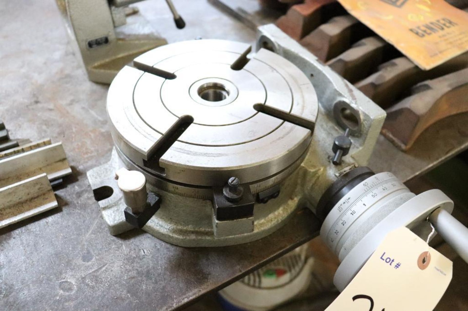 8" Rotary table with tailstock - Image 3 of 8