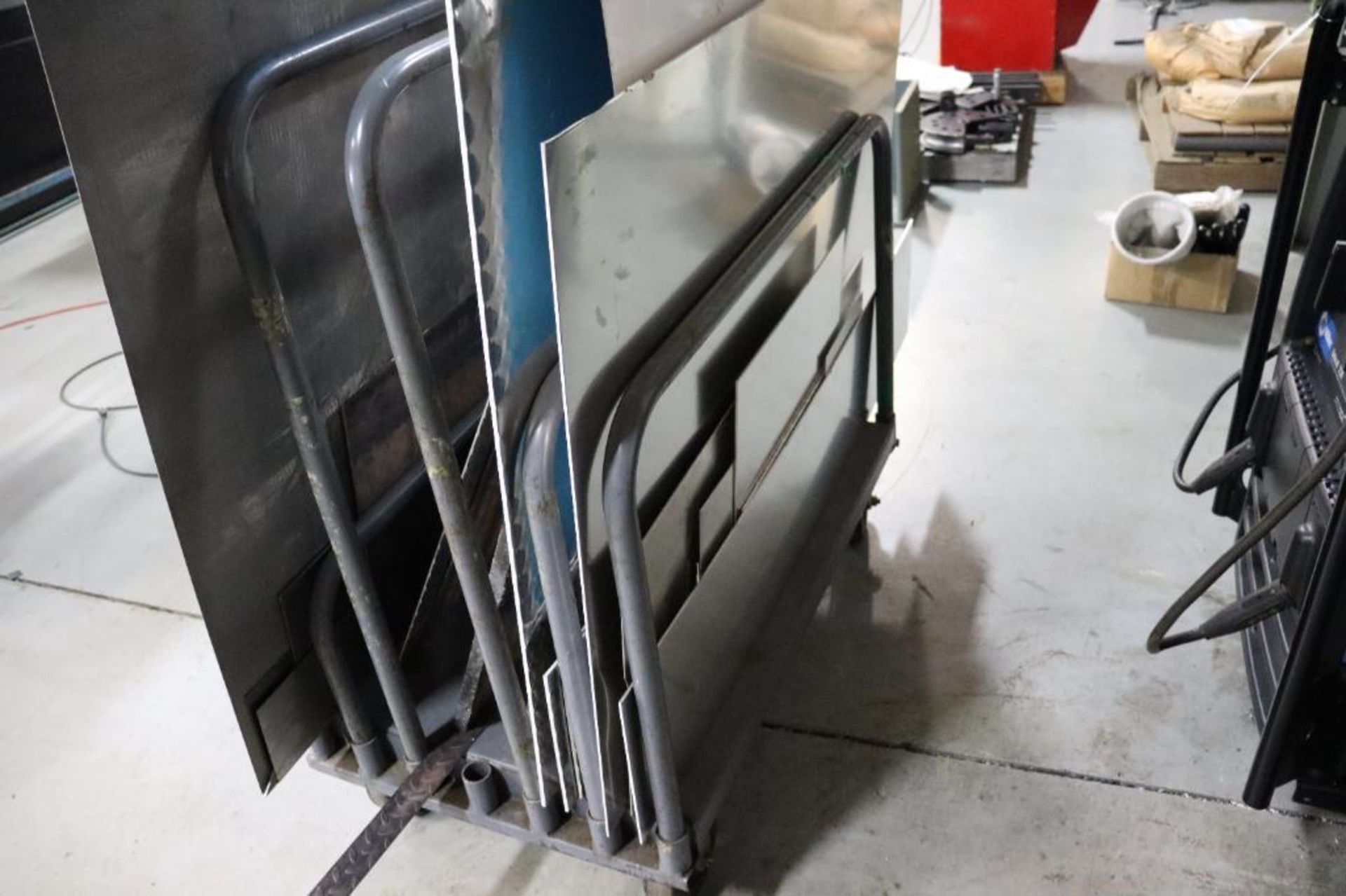 Cart with sheet metal - Image 4 of 6