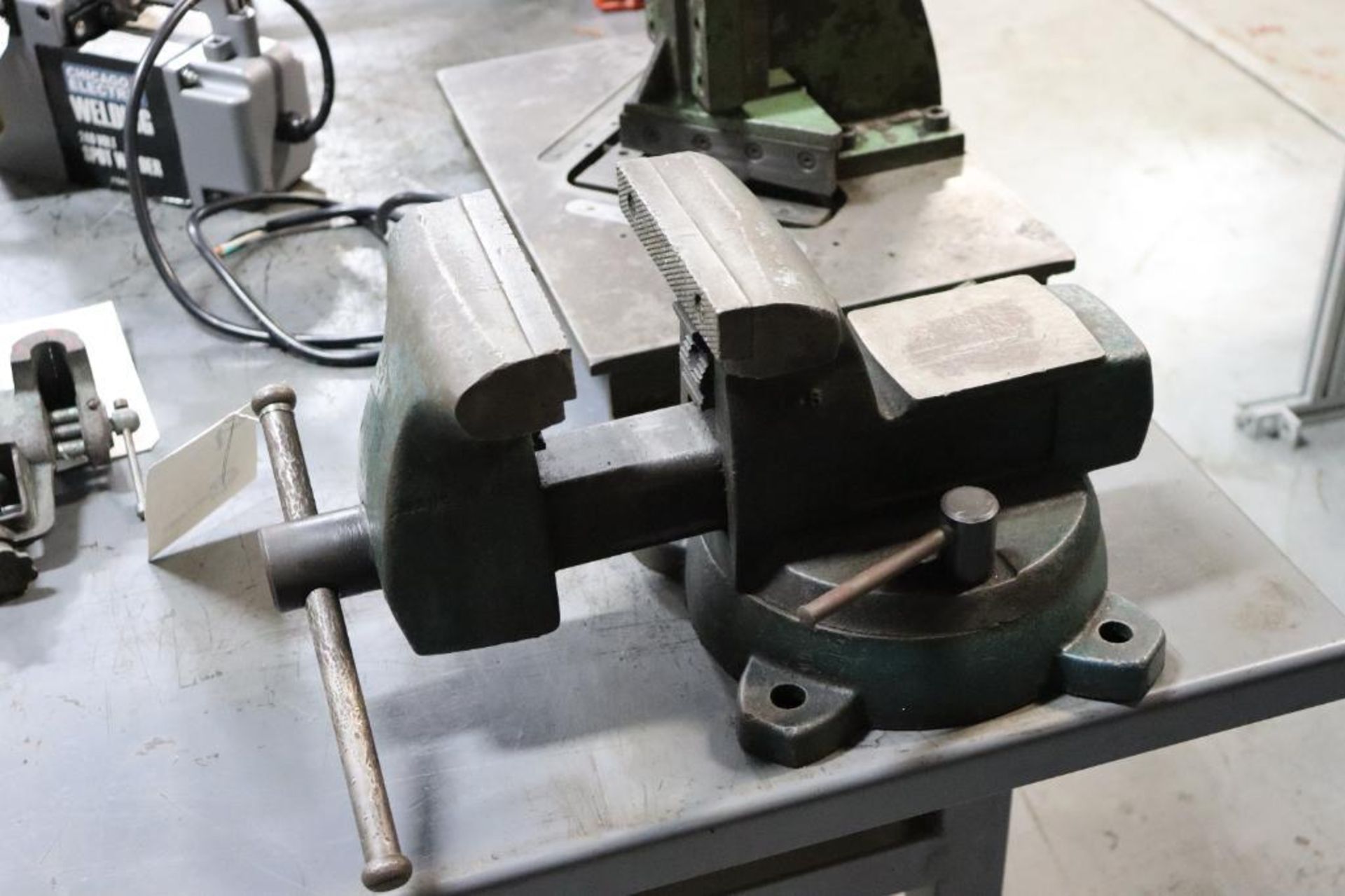 6" bench vise