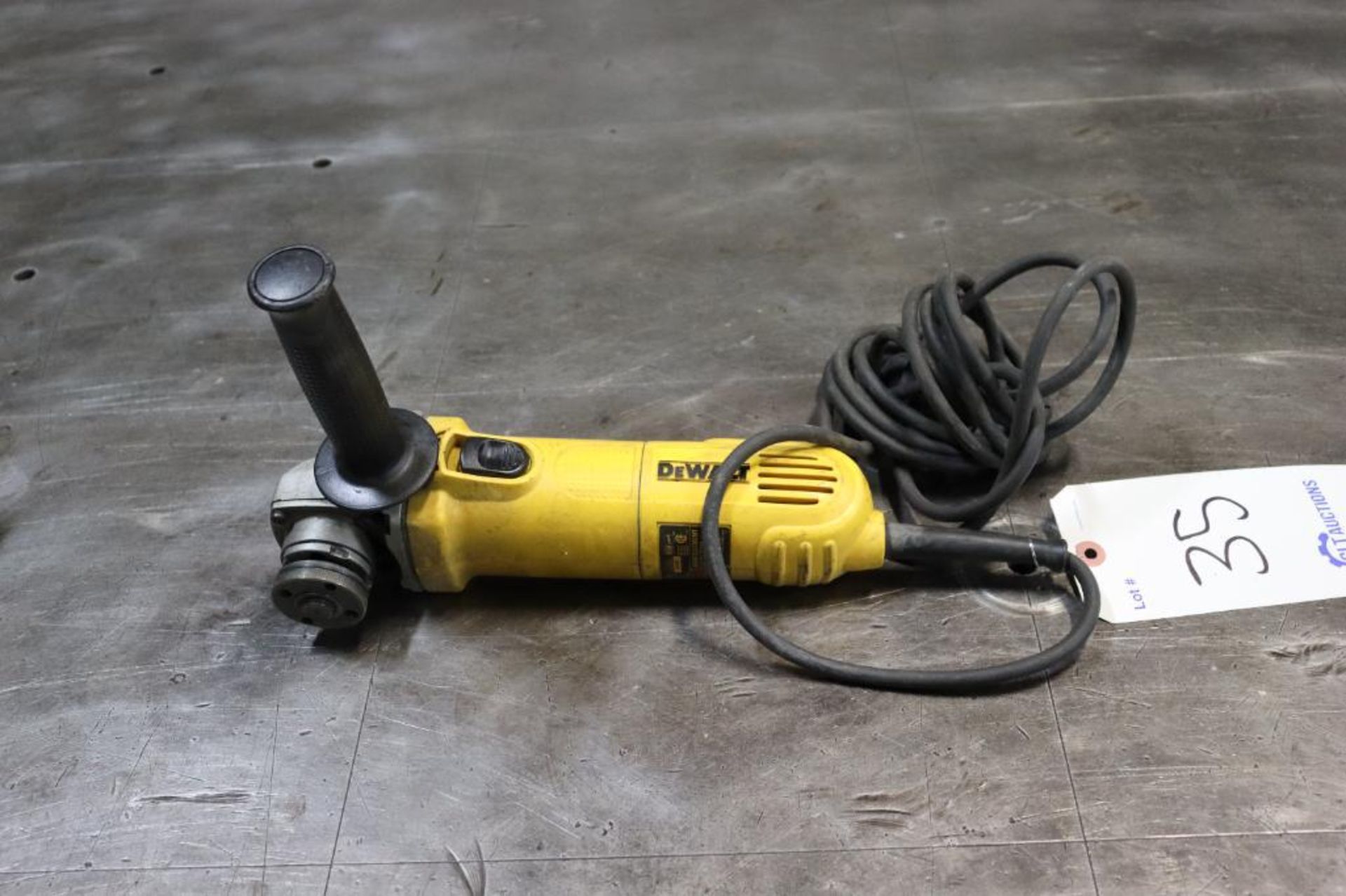 DeWalt DW818 4.5" Angle grinder