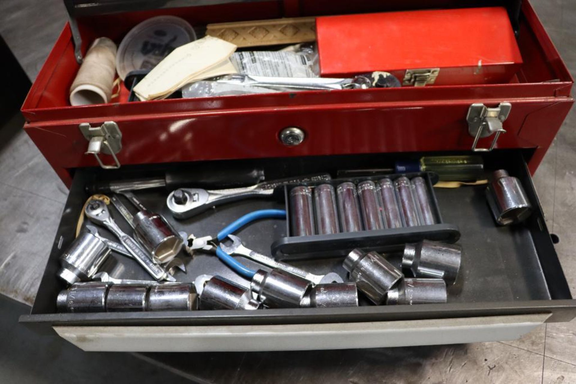 Craftsman 3 drawer tool box w/ tools - Image 4 of 6