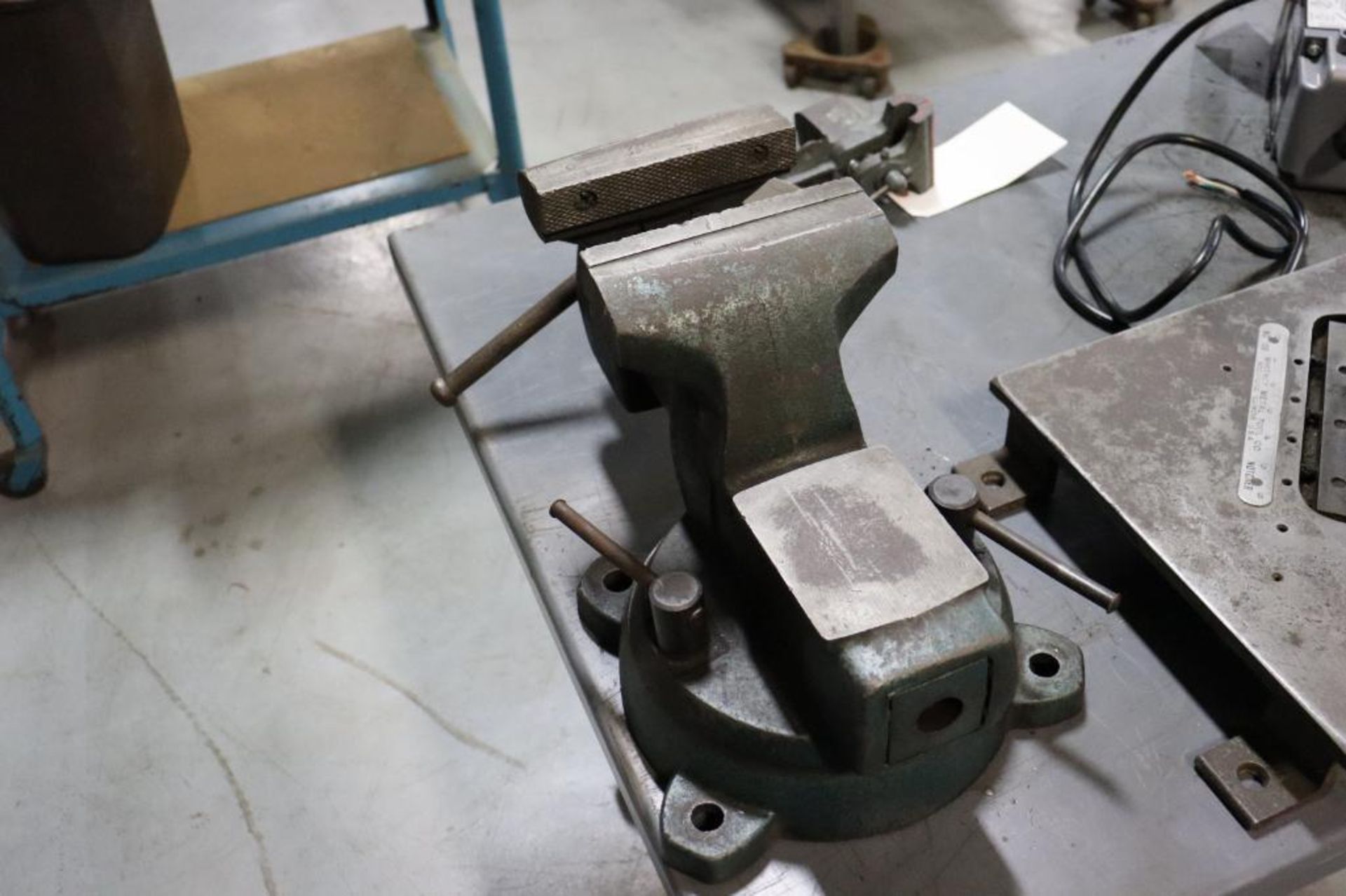 6" bench vise - Image 2 of 5
