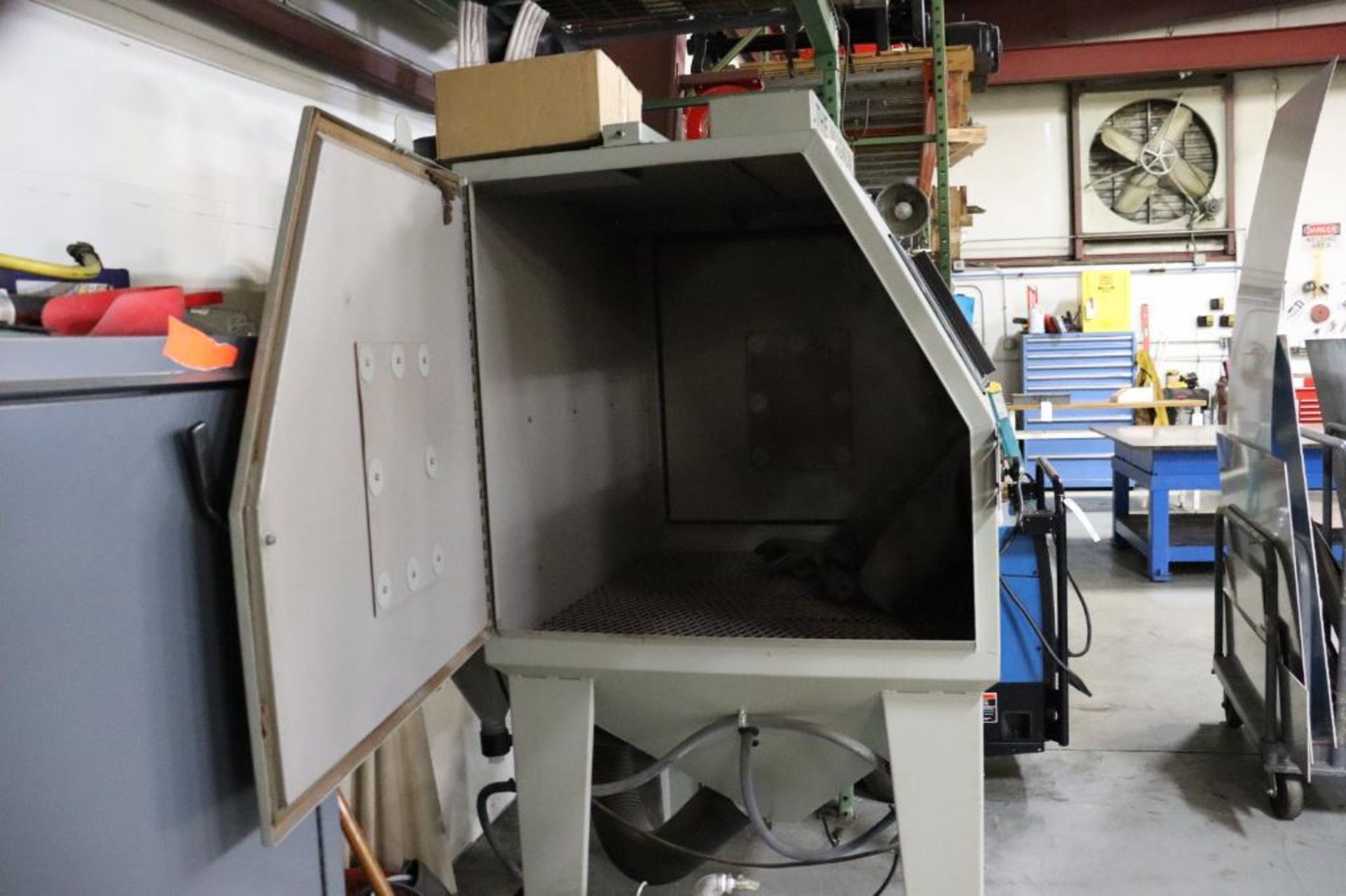 Blast-It-All M44-6 sand blasting cabinet - Image 6 of 12