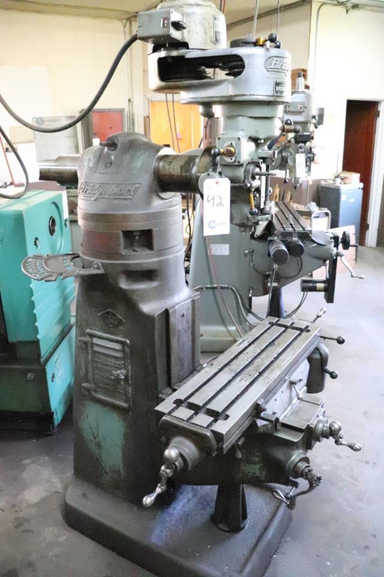 Bridgeport round arm vertical milling machine - Image 2 of 17