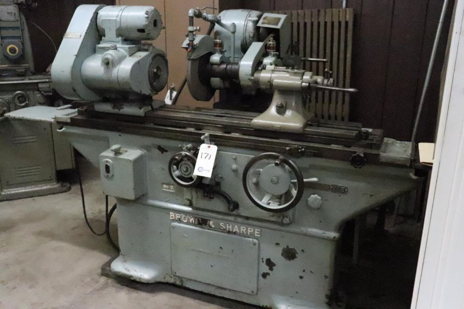 Brown & Sharpe No.2 universal grinding machine - Image 2 of 18