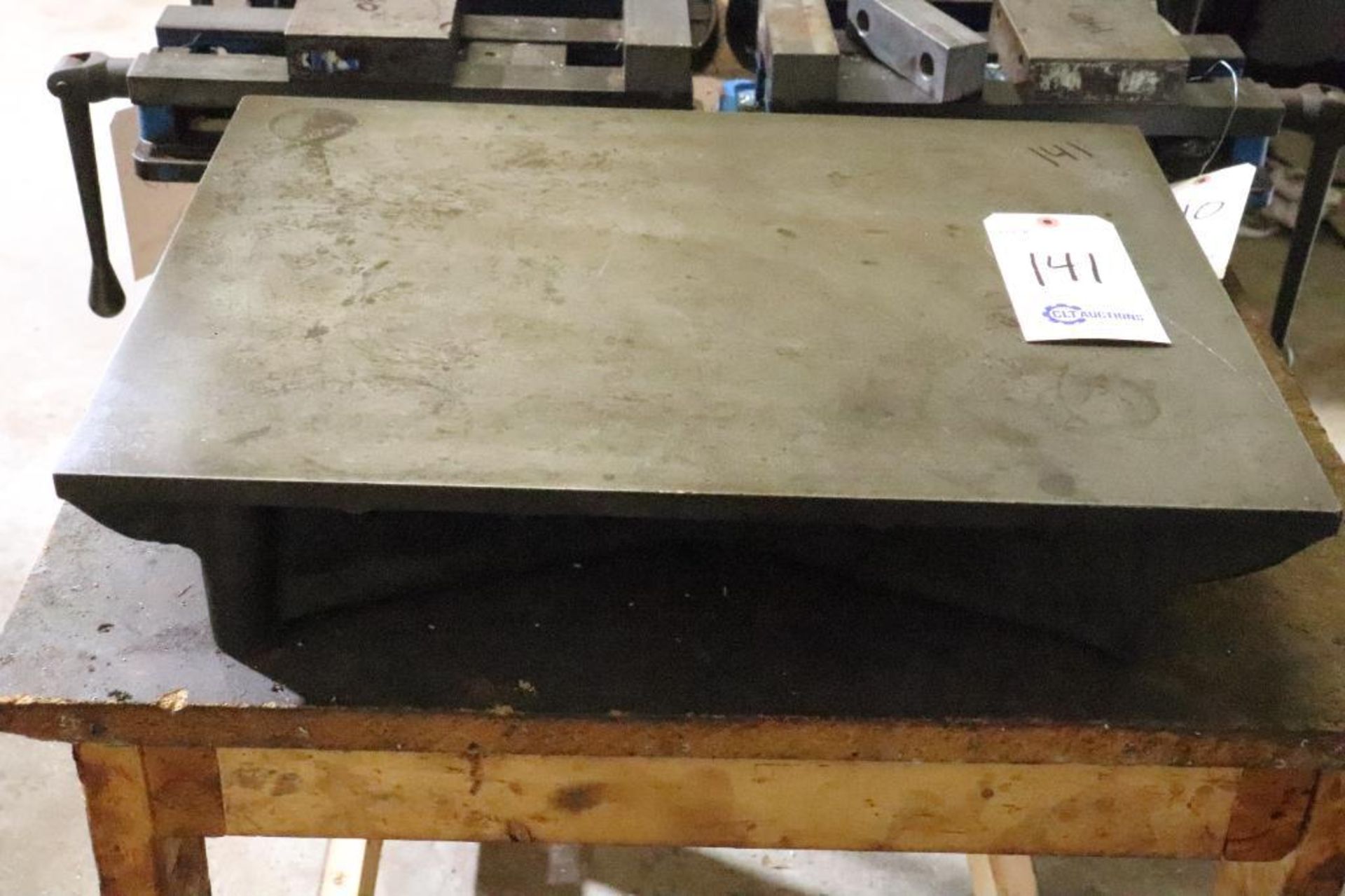 Steel surface plate