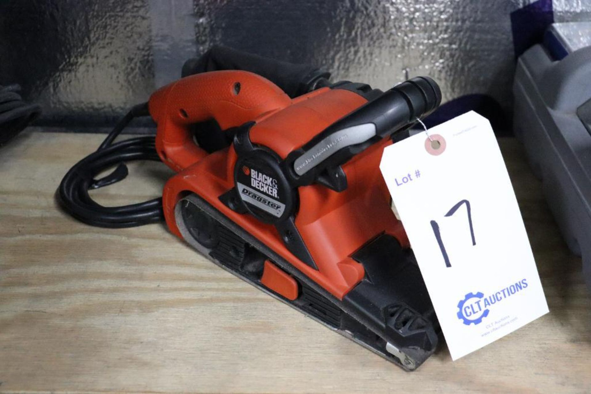 Black & Decker DS321 belt sander