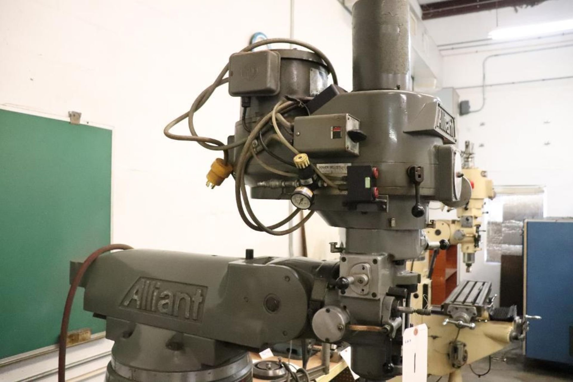 Alliant 42S vertical milling machine - Image 6 of 22