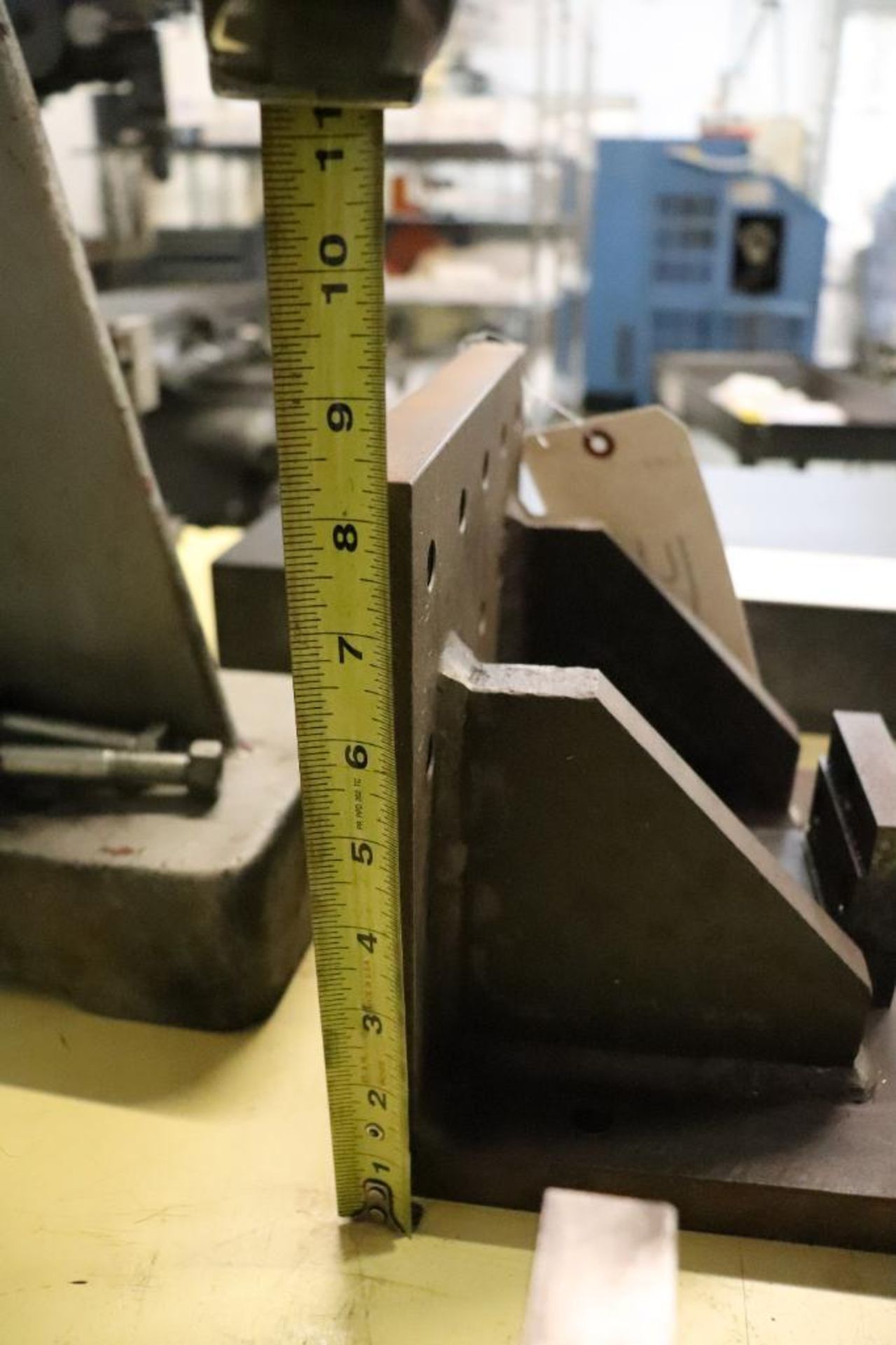 Large and small right angle plates - Image 5 of 6