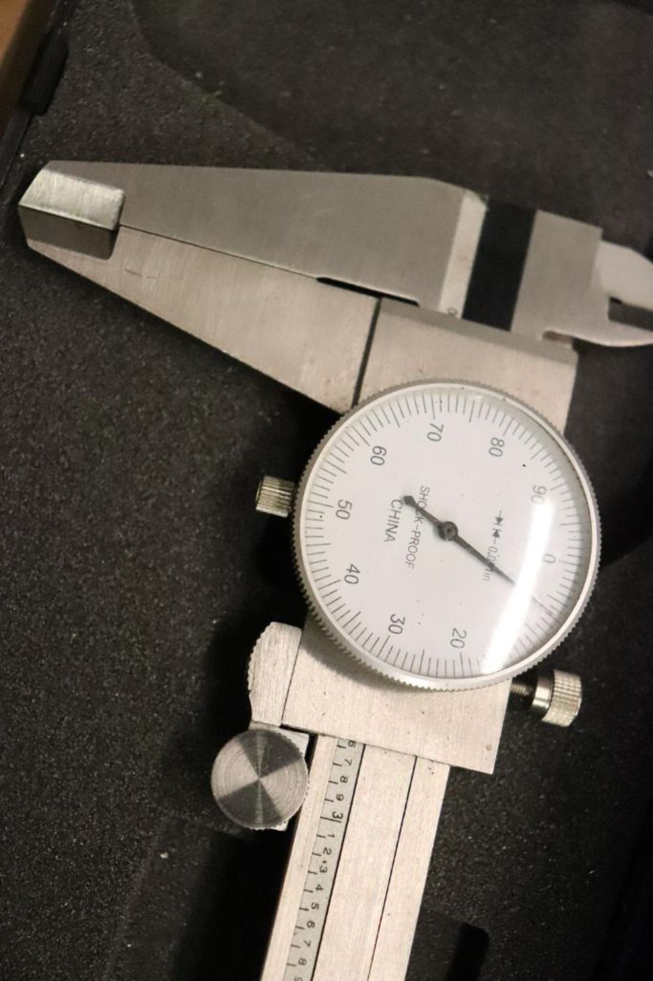 Mitutoyo 12" vernier caliper, 12" dial caliper with case - Image 4 of 5