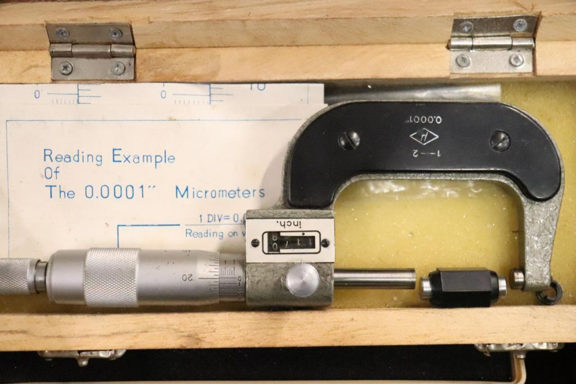Mitutoyo 0-1" digital micrometers and Mitutoyo analog micrometer - Image 4 of 5