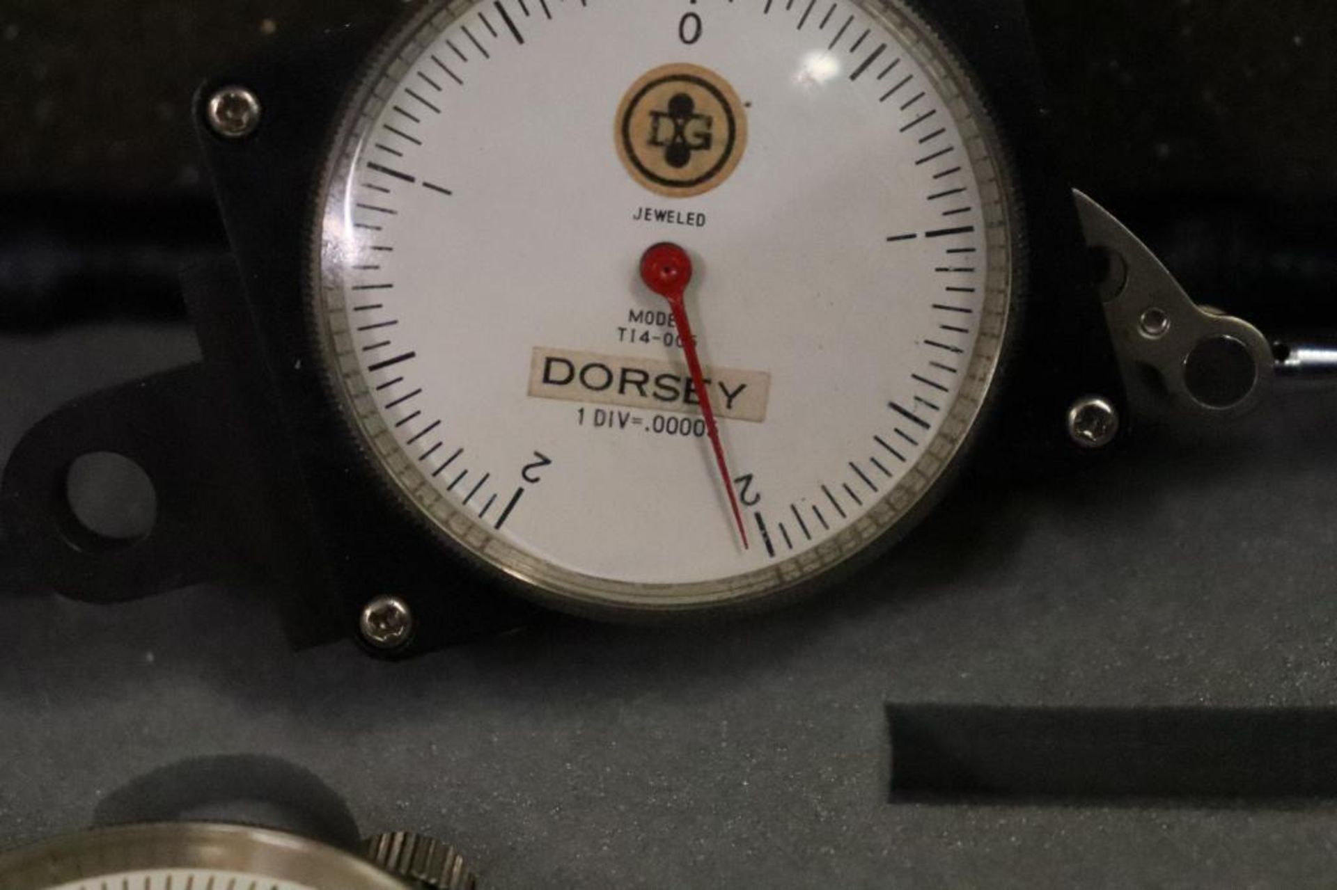 Dorsey Gage Co. model TI4-006 dial indicator set, 0-1" thread micrometer set - Image 4 of 7
