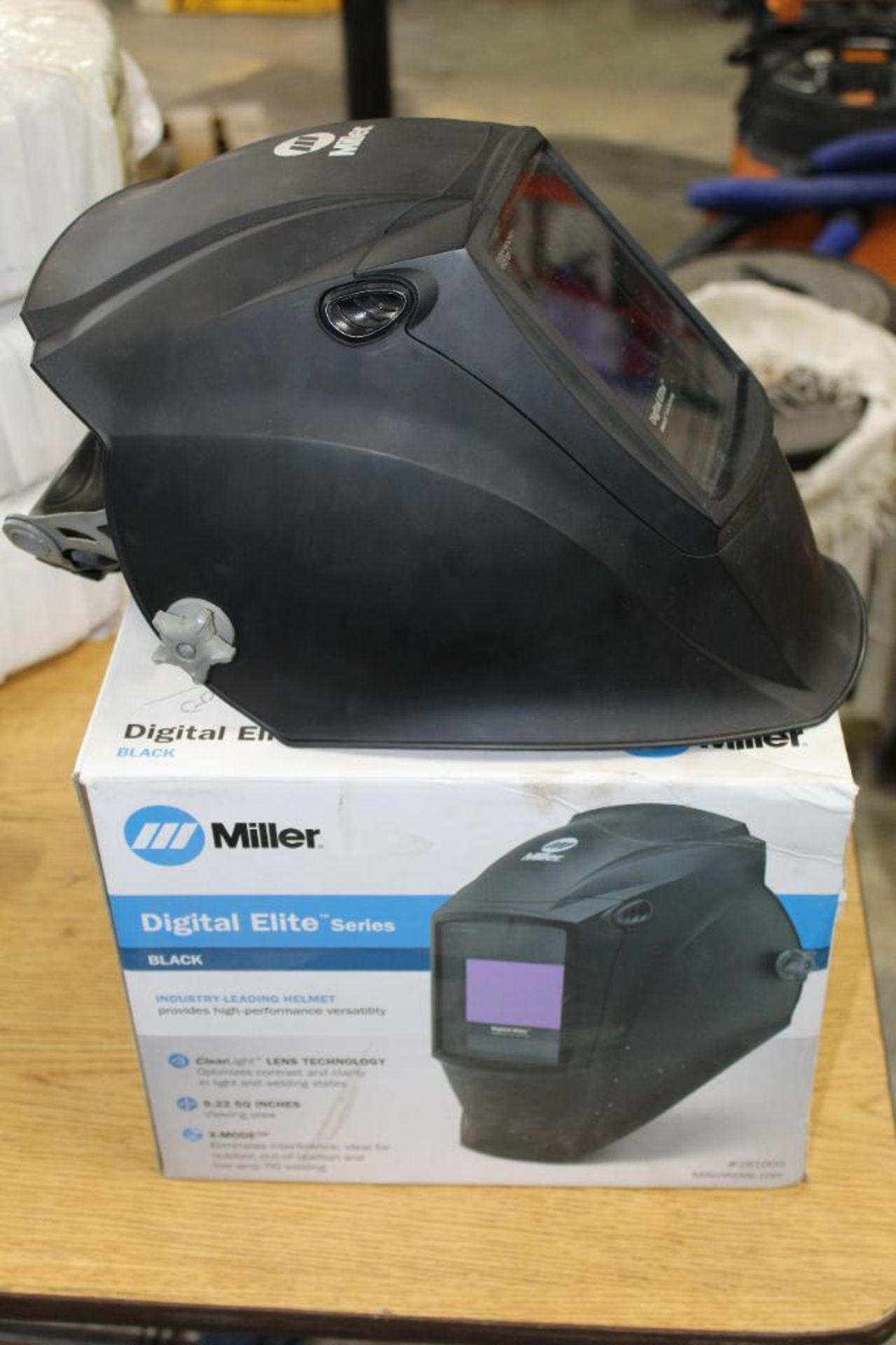 Miller No.281000 digital elite welding helmet - Image 2 of 2