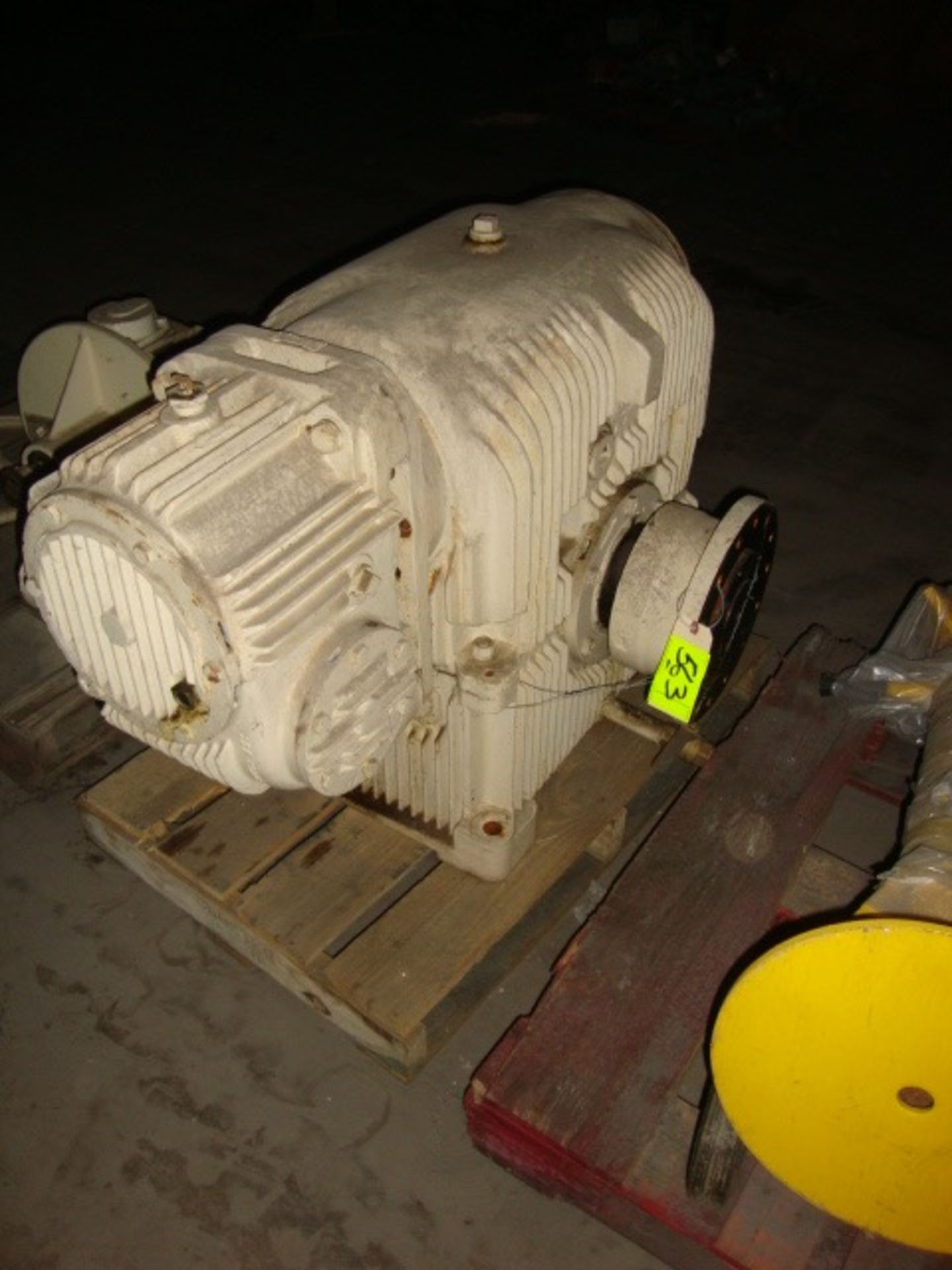 PALLET: PALLET: LARGE DRIVE UNIT, GEAR BOX