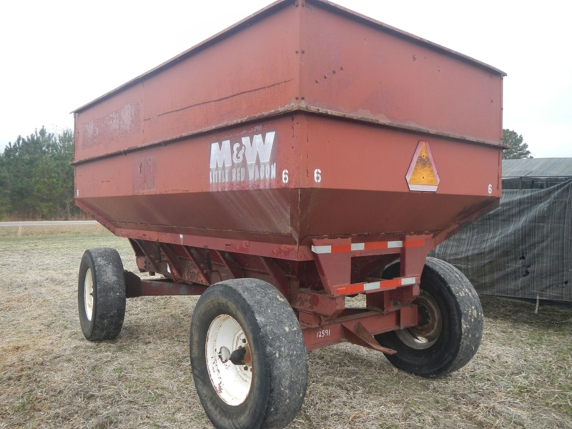 M&W 350 bushel grain cart - Image 2 of 4