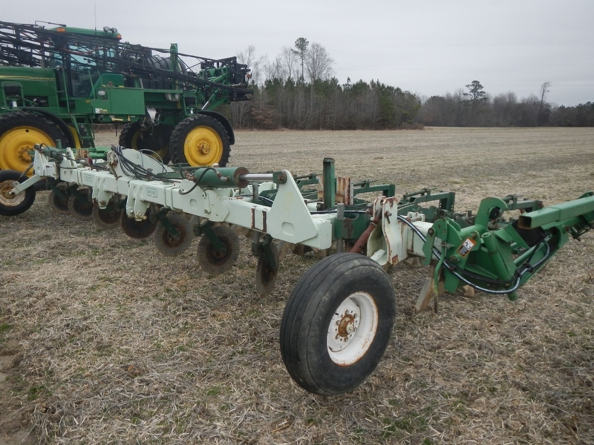 KMC 8 row ripp stripp with row markers