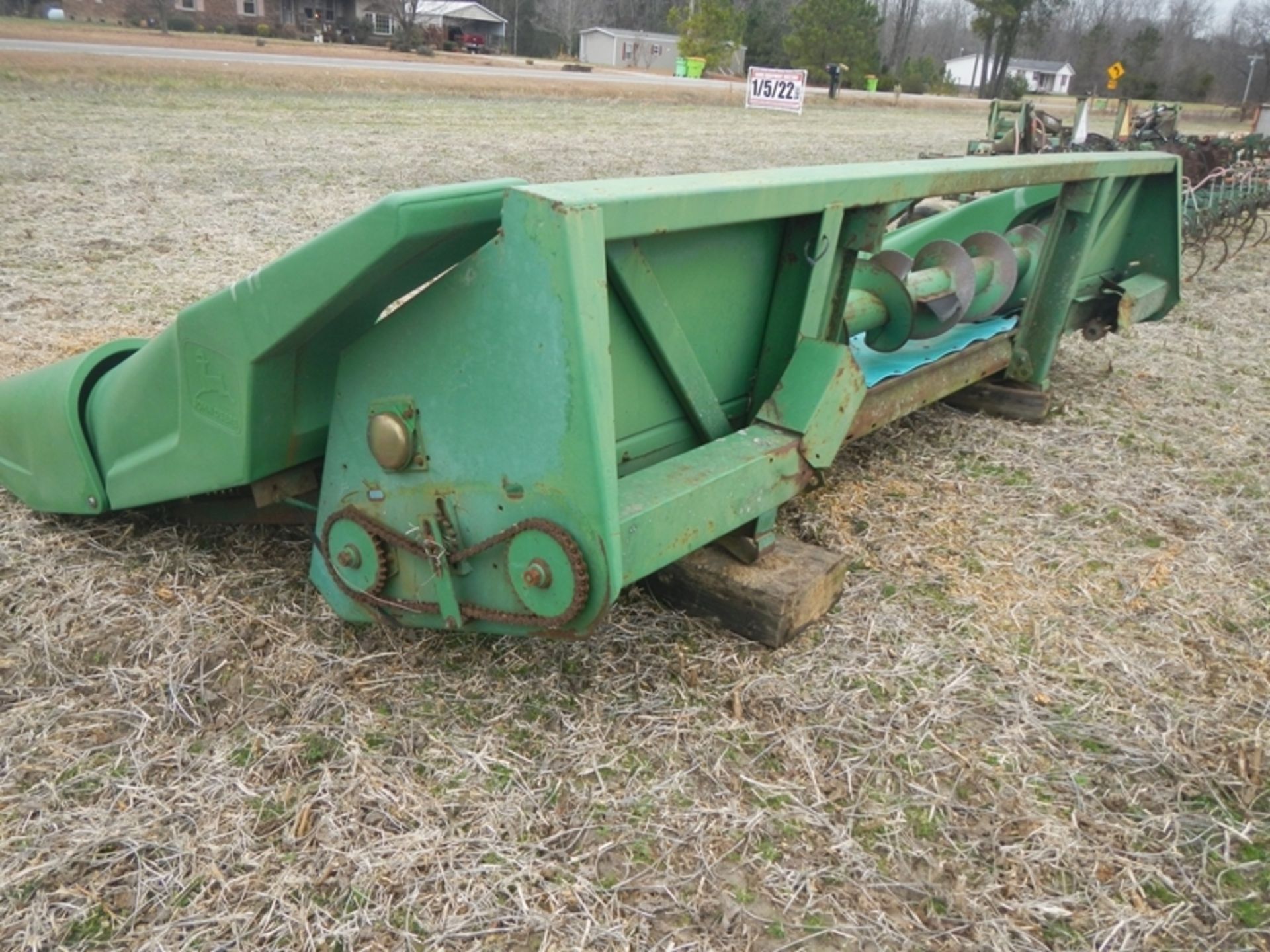 JD 5 row corn head 36" with poly snouts - Image 4 of 5