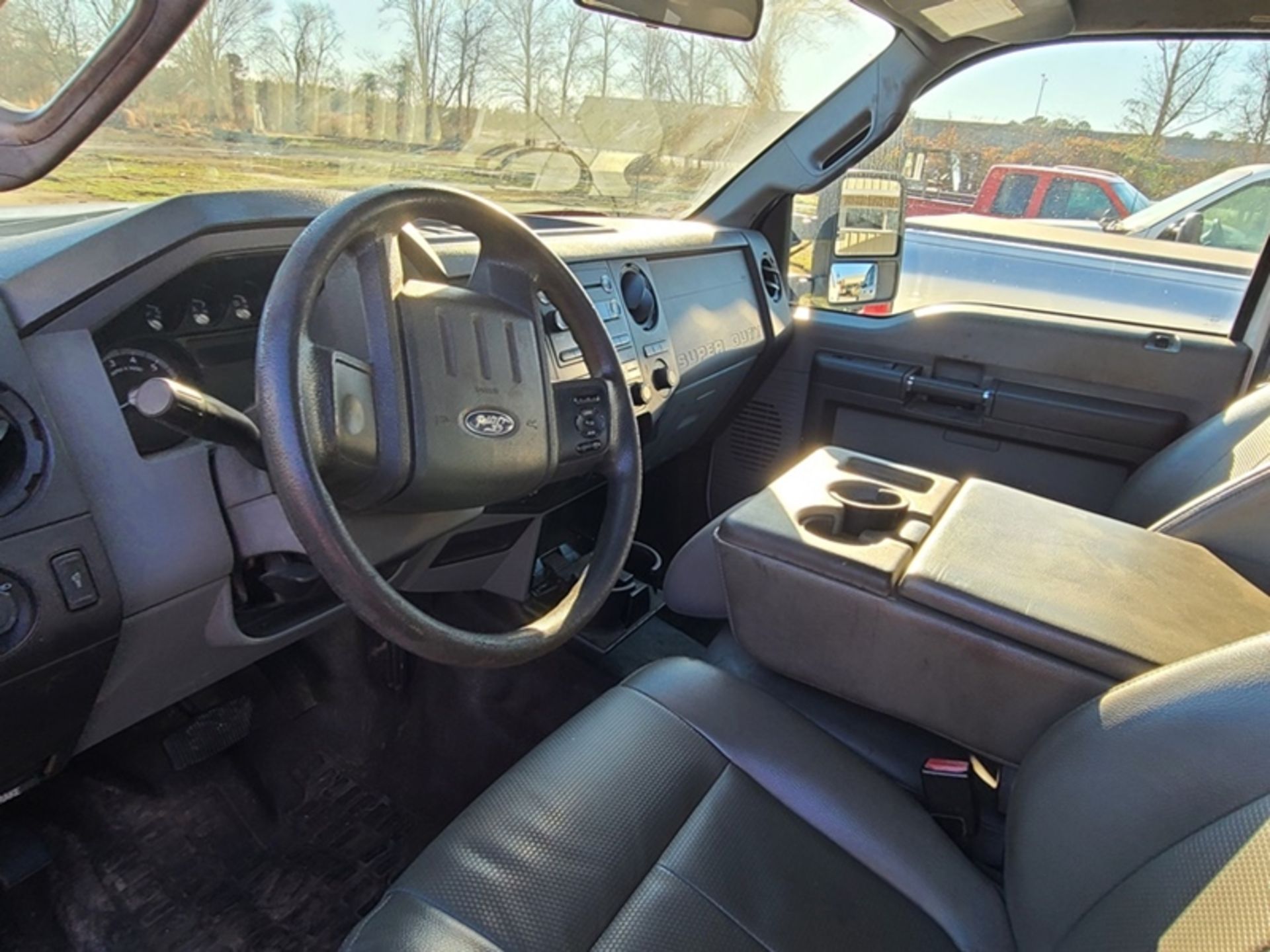 2012 Ford F250 super duty crew cab, V8gas, atuo, 2wd, utiltiy body 88,818 miles vin# - Image 5 of 5