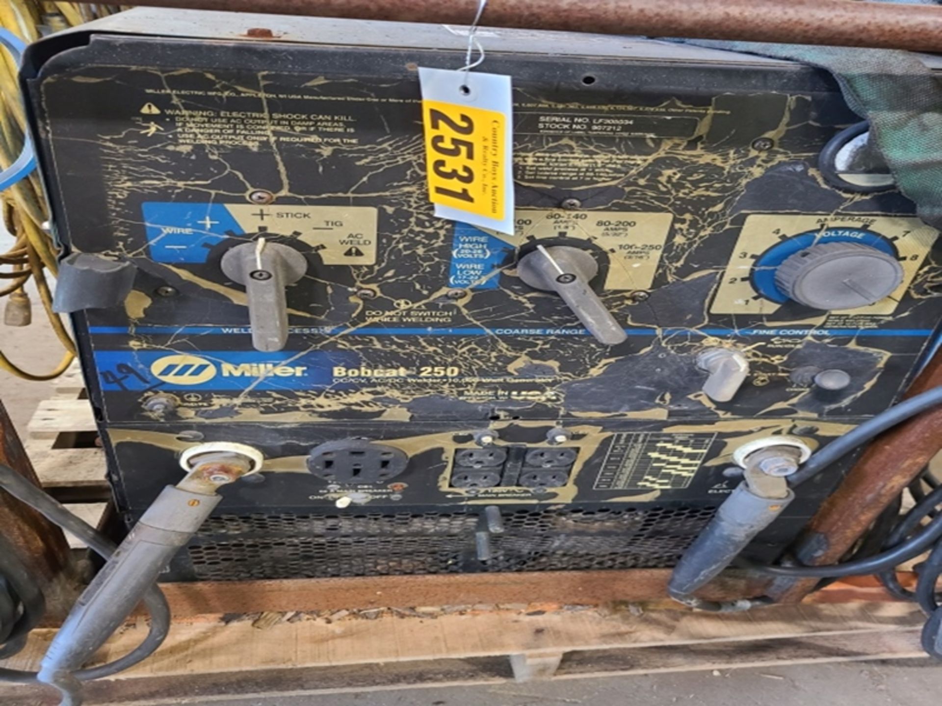 Miller Bobcat 250 AC/DC welder 10K generator ser# LF305304 stock no 907212 hrs unknown - Image 2 of 3