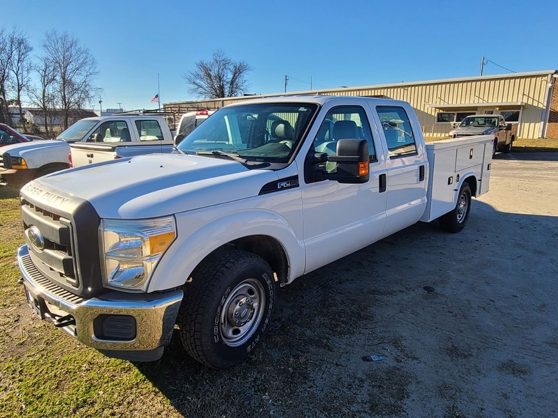 2012 Ford F250 super duty crew cab, V8gas, atuo, 2wd, utiltiy body 88,818 miles vin# - Image 2 of 5