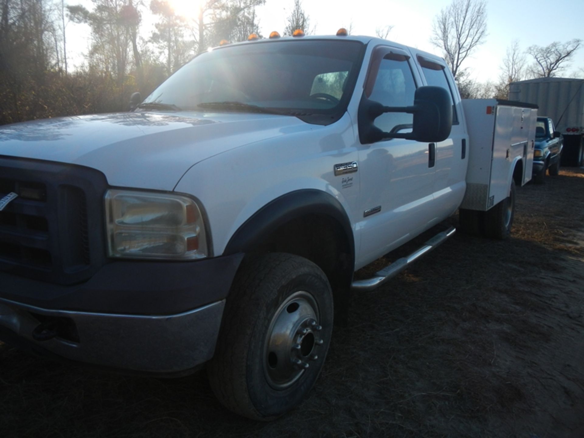 2006 Ford F350 4 dr, 4wd, w/utitlity bed. BAD ENGINE 1FDWW37P56EC68286