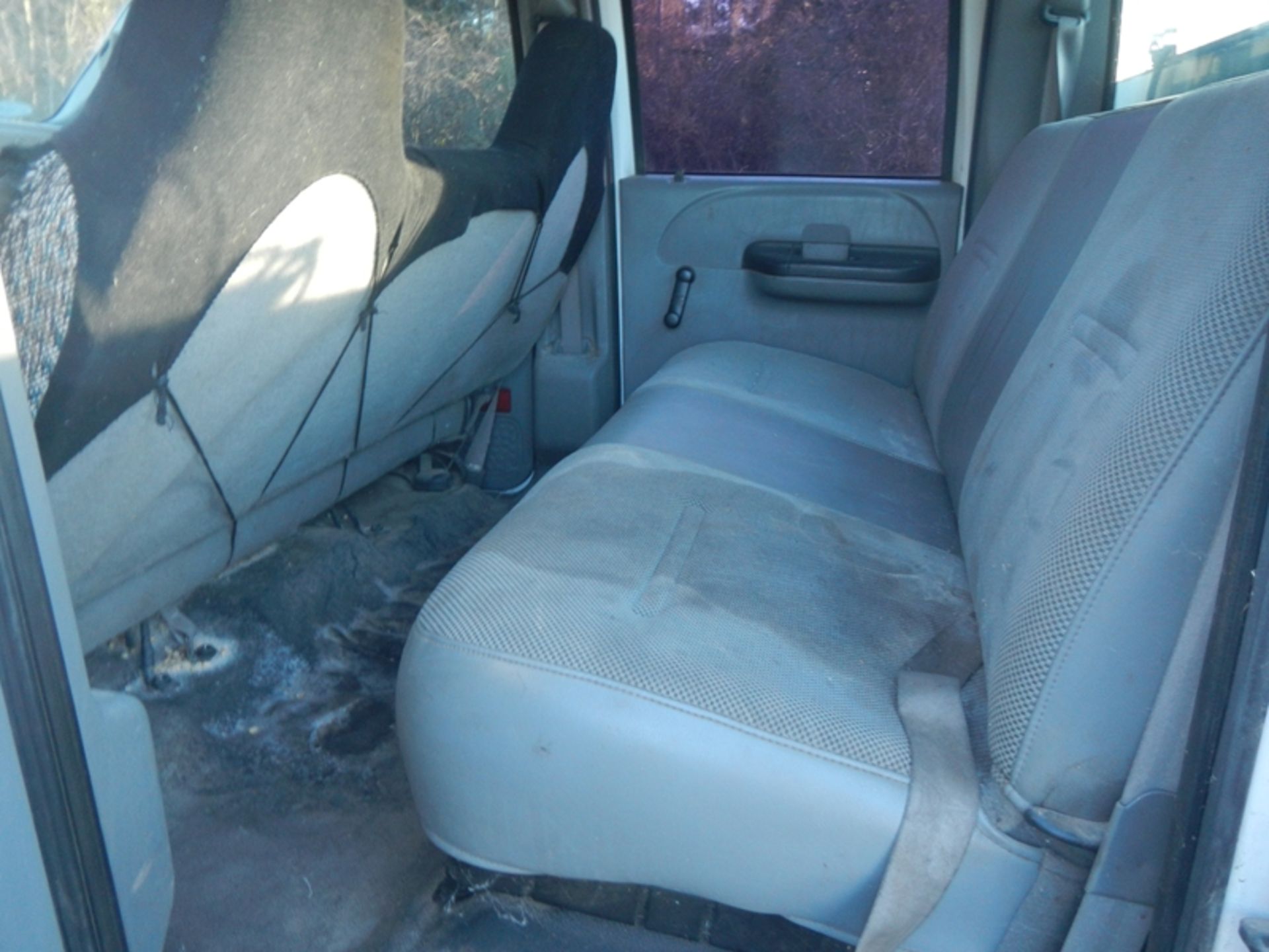 2006 Ford F350 4 dr, 4wd, w/utitlity bed. BAD ENGINE 1FDWW37P56EC68286 - Image 5 of 9