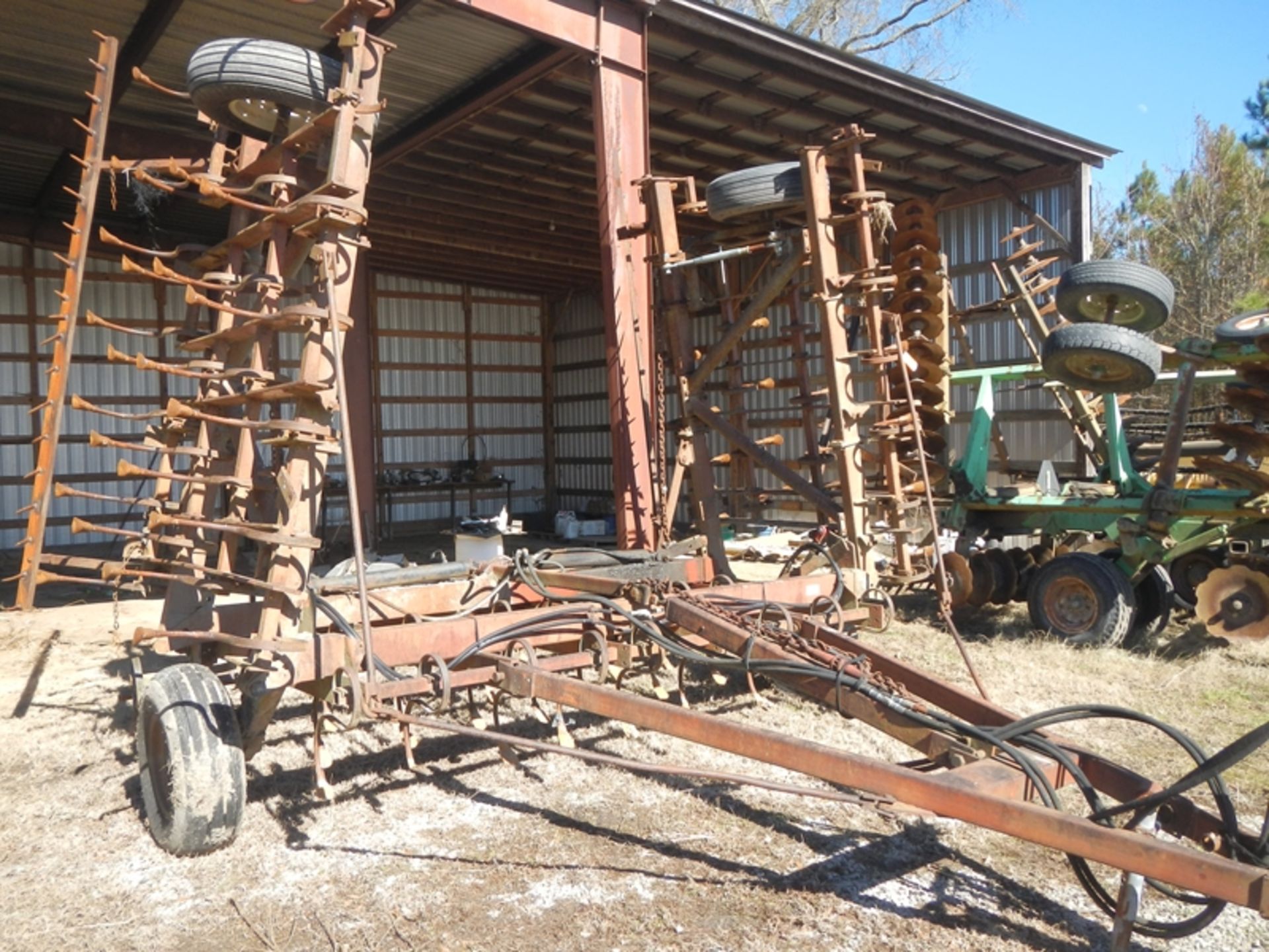 26' srping tooth field cultivator - Image 2 of 3