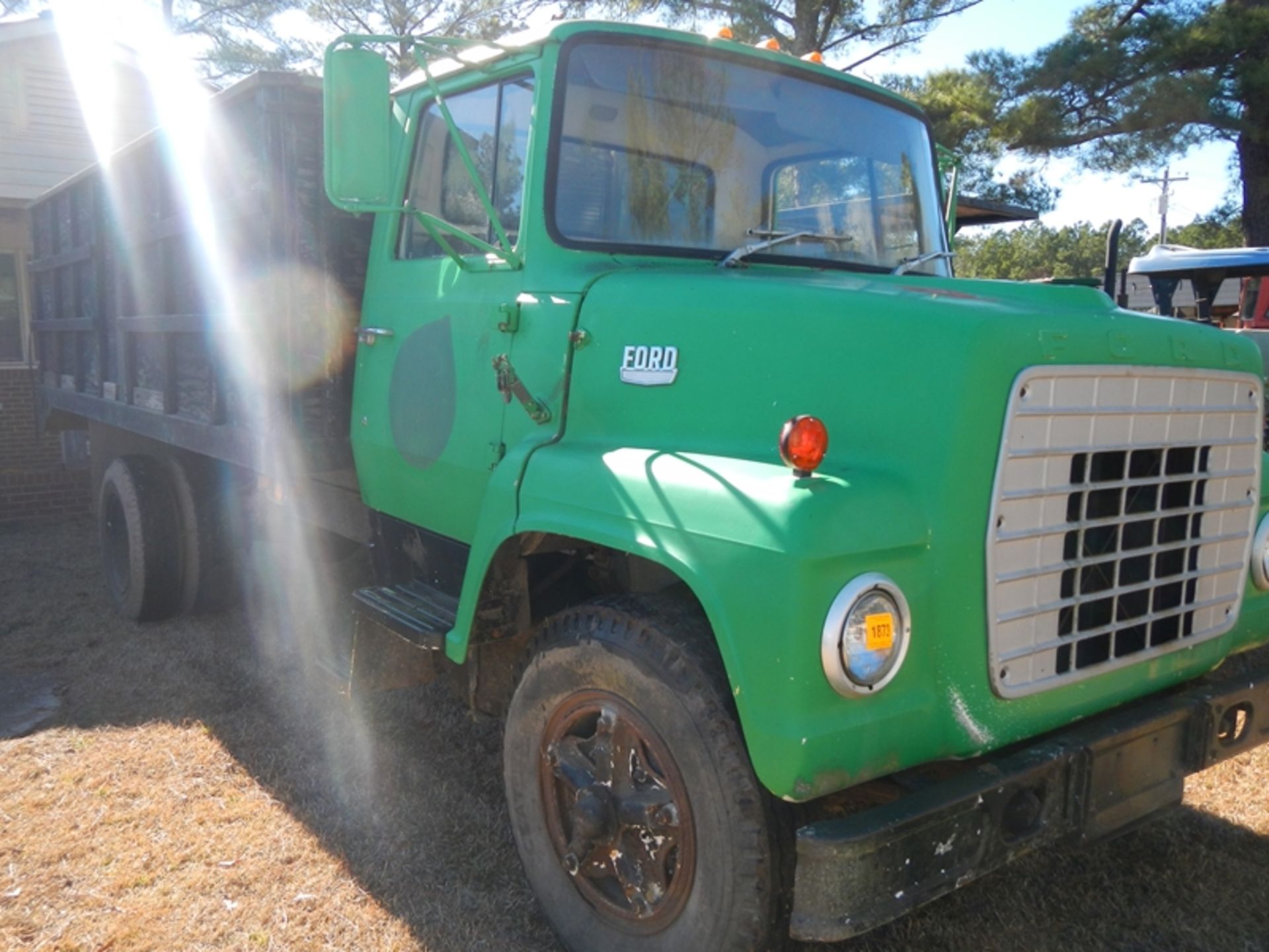 1974 Ford 2 ton vin N70EVS15235 runs but needs tuneup been sitting several years