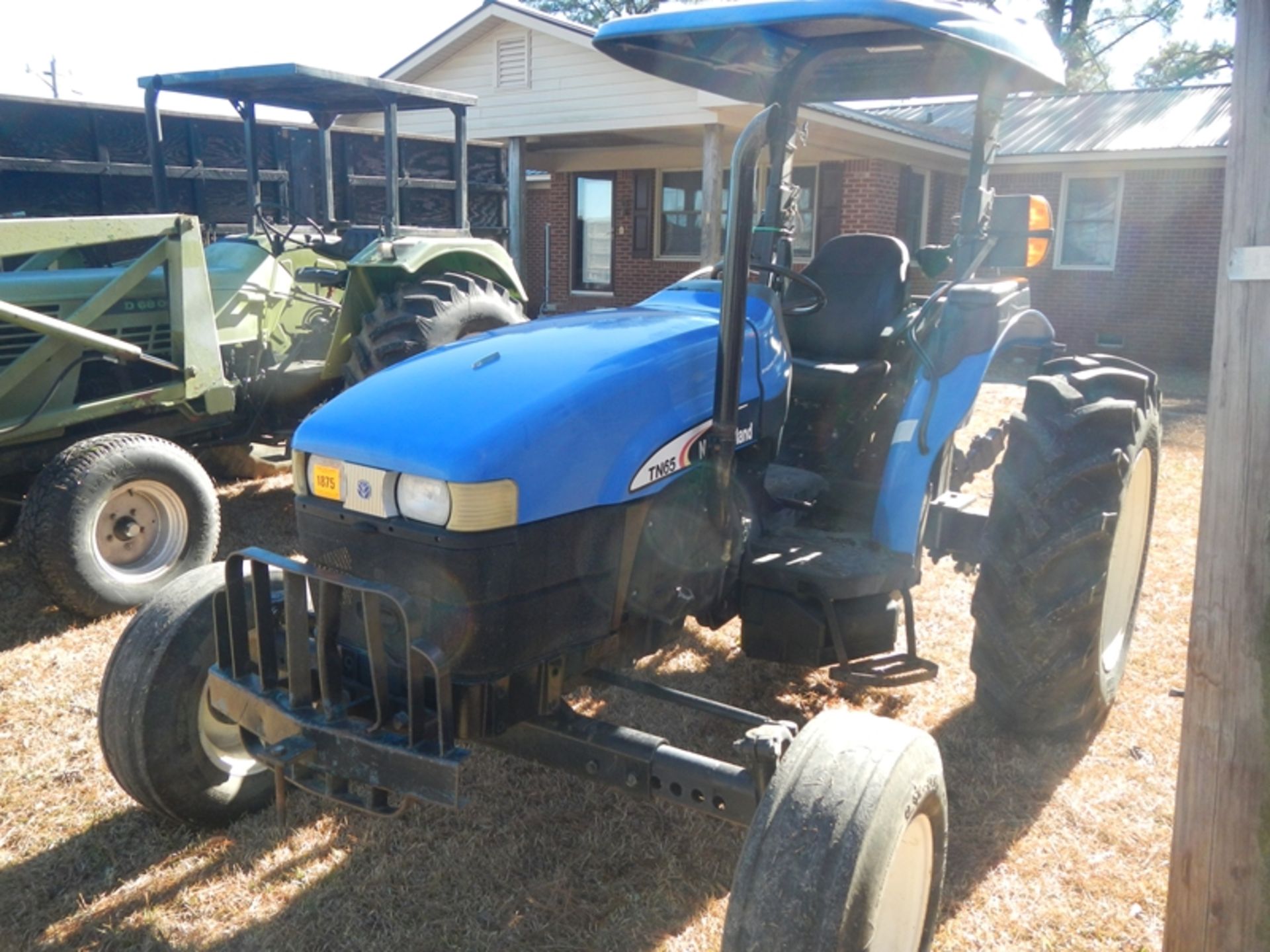 New Holland TN65 tractor 2849 hrs vin# 001312717 - Image 6 of 7