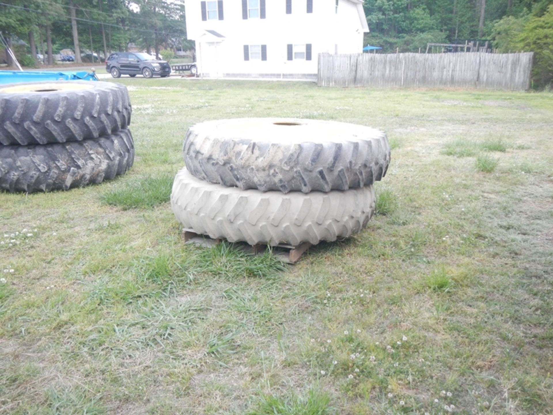 JOHN DEERE 7410 tractor - 4wd, 14.9R46 duals - 2,654 hrs - Serial RW7410H07342 - Image 6 of 6