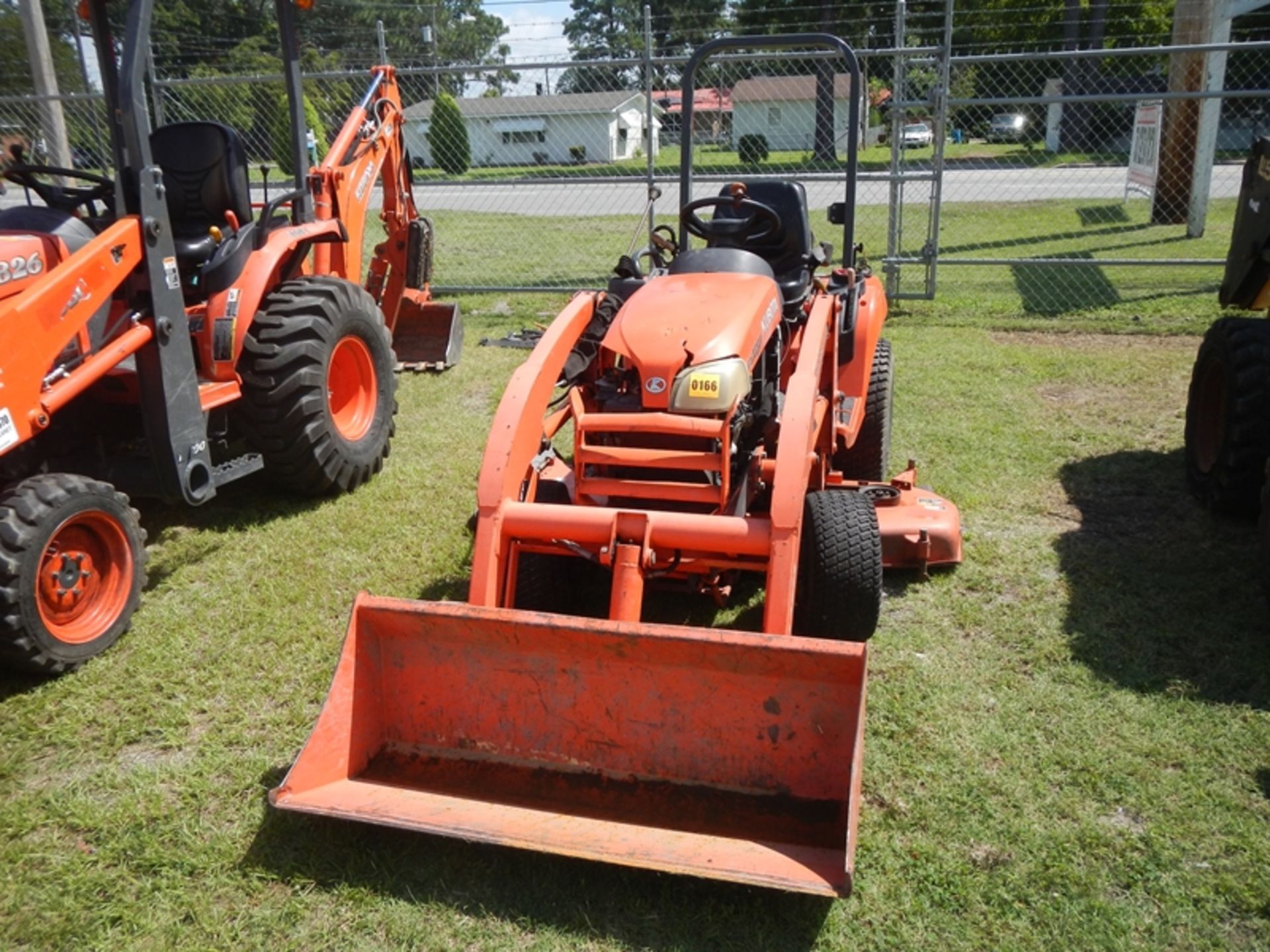 KUBOTA BX2350D 4WD utlity tractor frontend loader & mower deck hood and lights broken. frontend