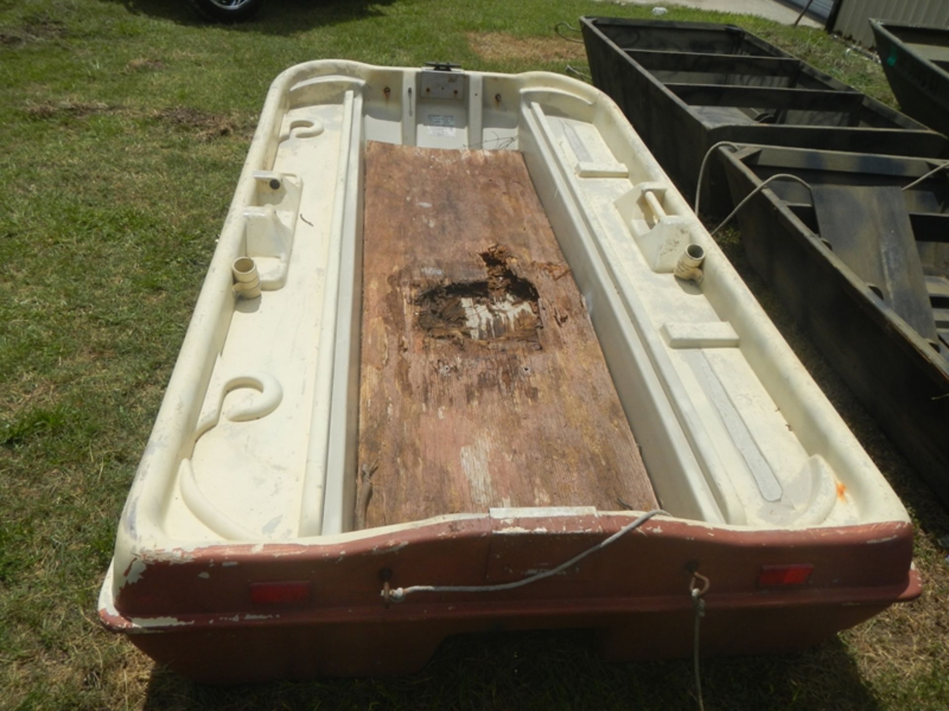 7' x 45" inch pontoon style boat - Image 2 of 2