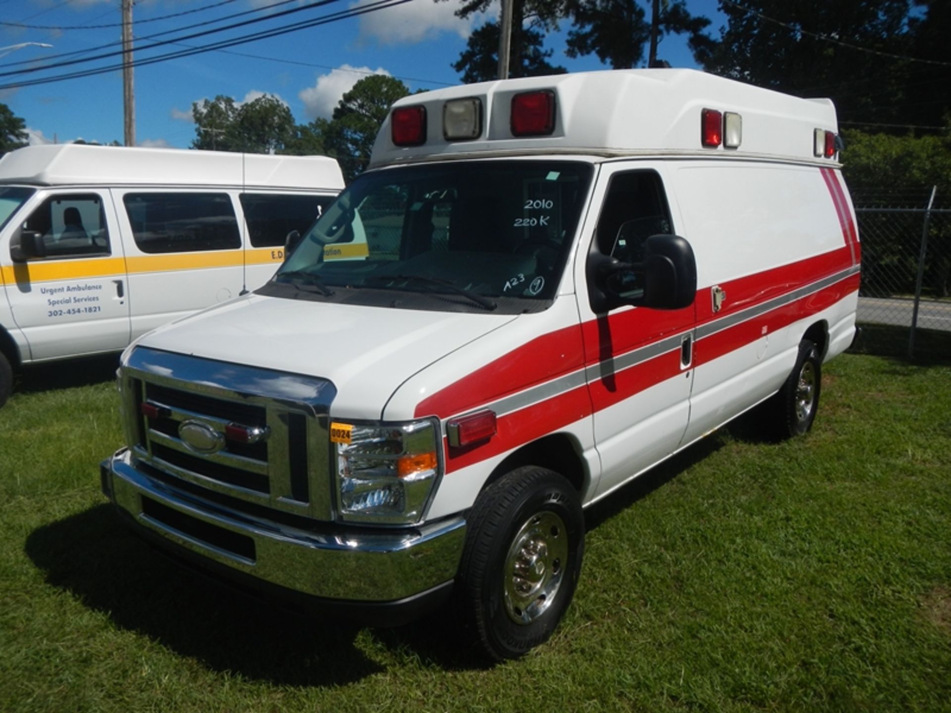 2010 Ford E350 Super Duty Type II Ambulance, dsl 220,124 miles - VIN: 1FDSS3EP6ADA41944