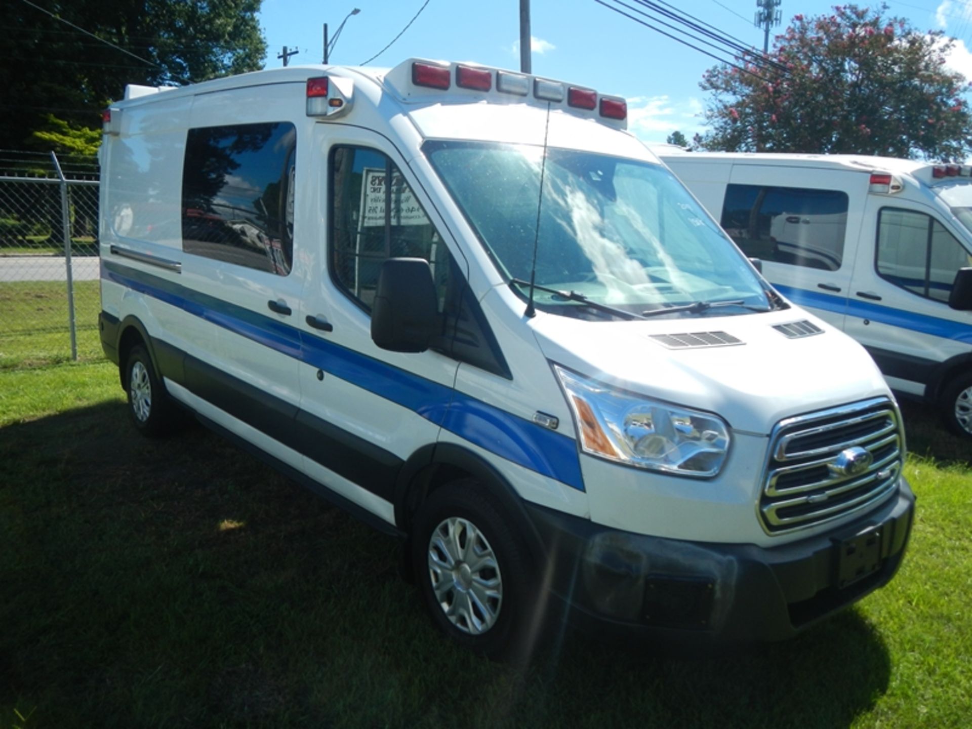 2018 FORD Transit 350 AMBULANCE - PowerStroke dsl 150,029 miles - VIN: 1FDBW2CV6JKB23085 - Image 2 of 6