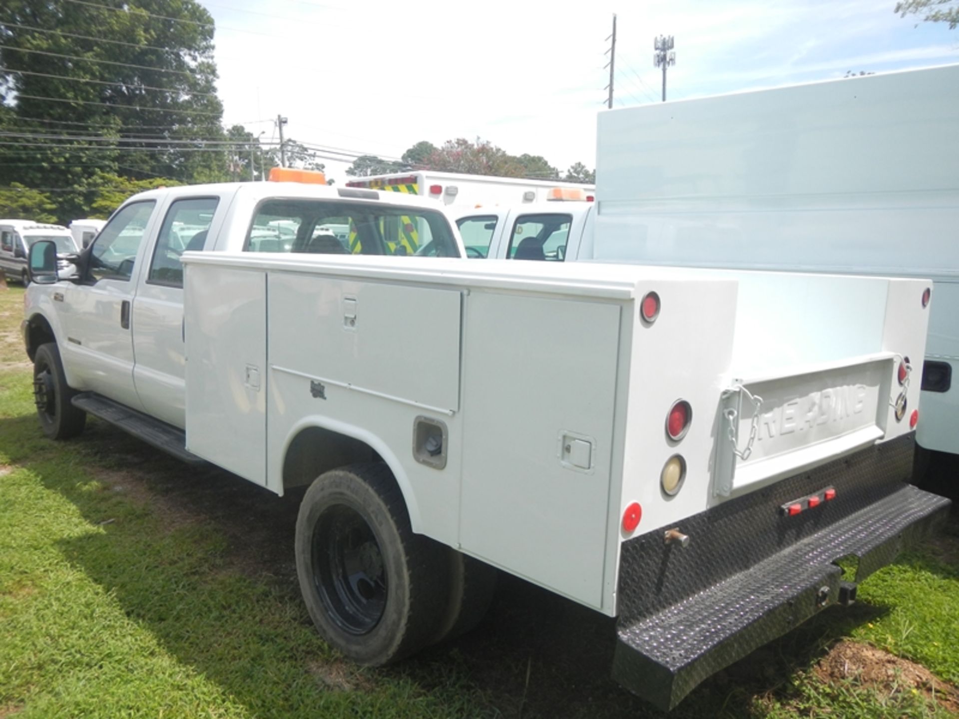 2000 FORD F450 crew cab, utility body, 7.3 diesel (rebuilt 25K ago) - 286,862 miles - 1FDXW46F5YEB1 - Image 4 of 7