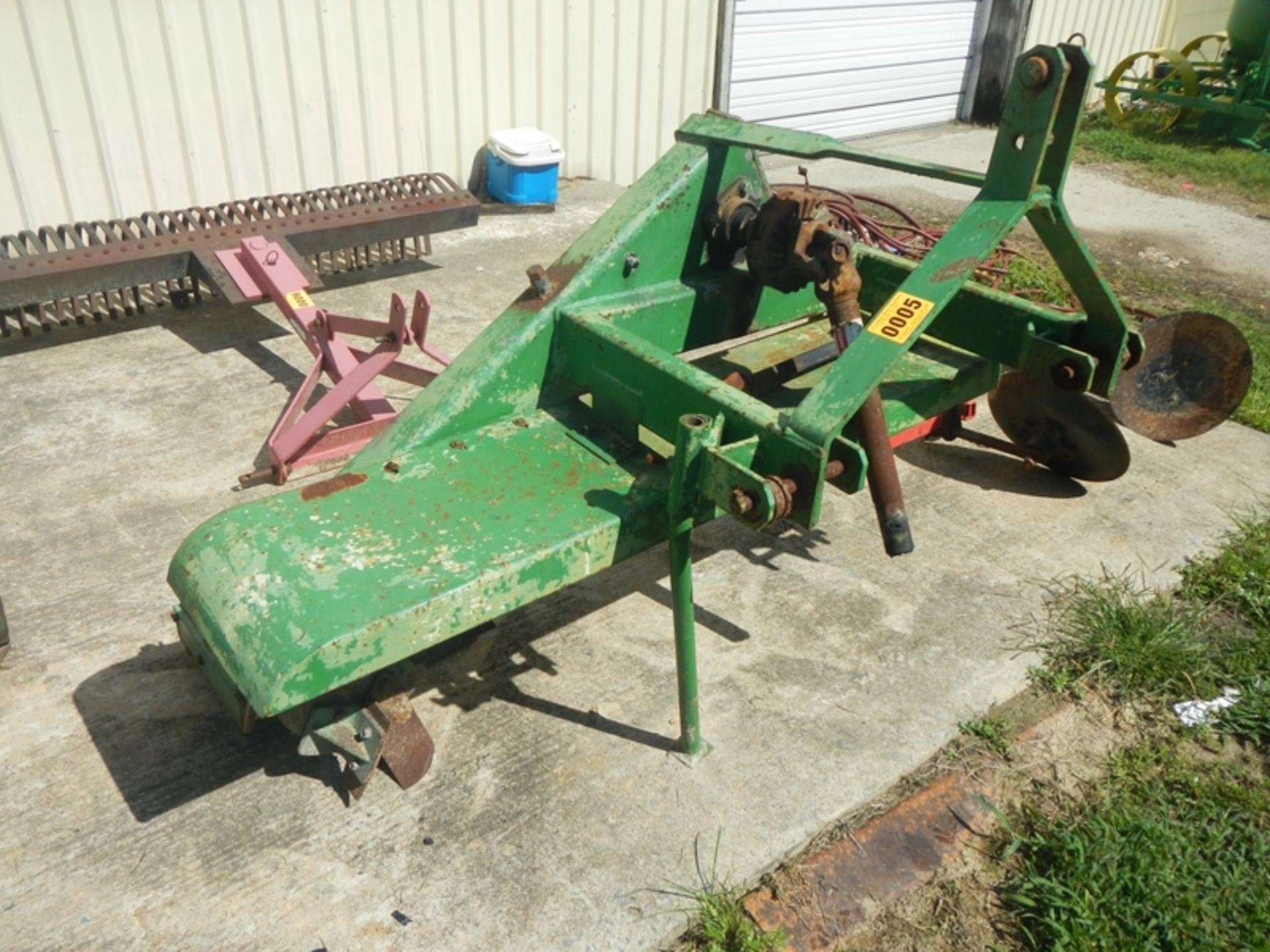 Reddick off set trencher has been modified so you can change bearings without removing bottom shaft - Image 2 of 3