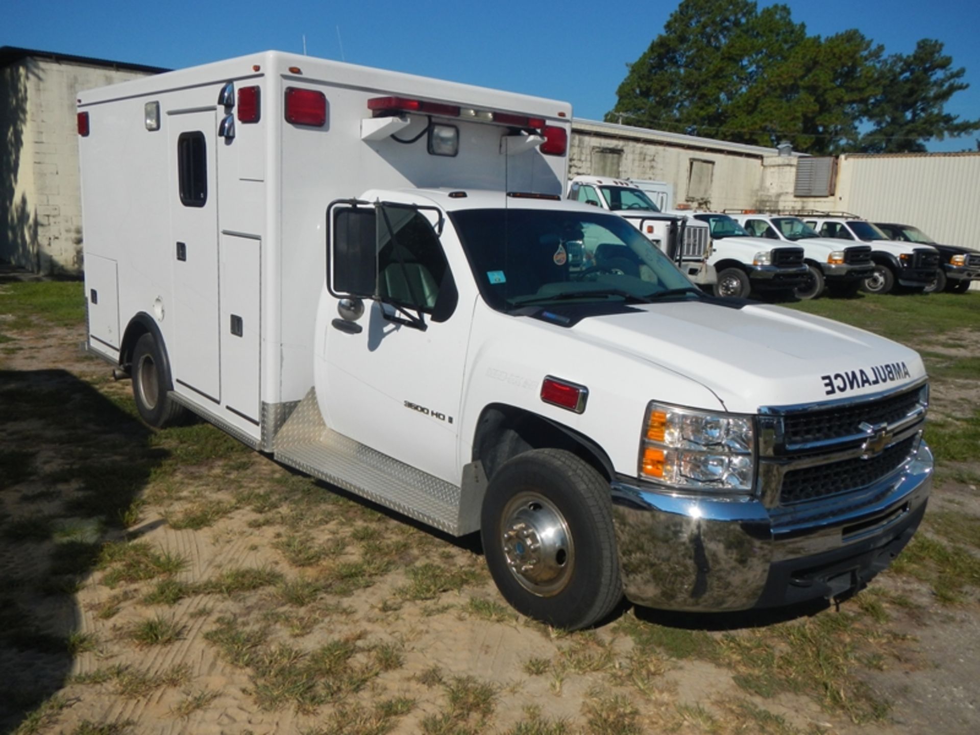 2007 CHEVROLET 3500HD 4wd, ambulance, dsl 1GBJK34607E578275 - Image 2 of 6