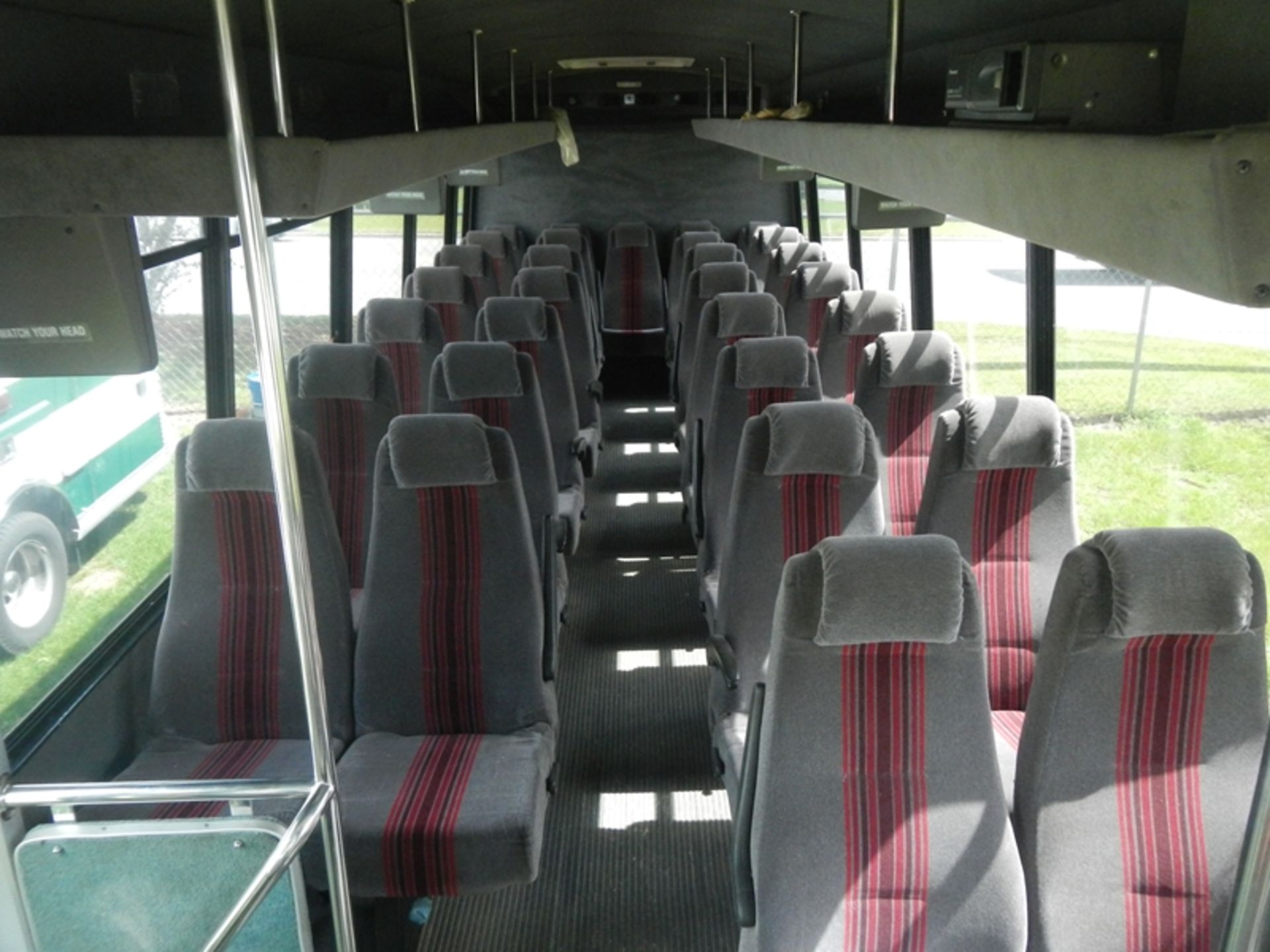 2007 FREIGHTLINER 30 passenger bus, Cummins dsl auto trans - 36,616 miles - VIN: - Image 7 of 7