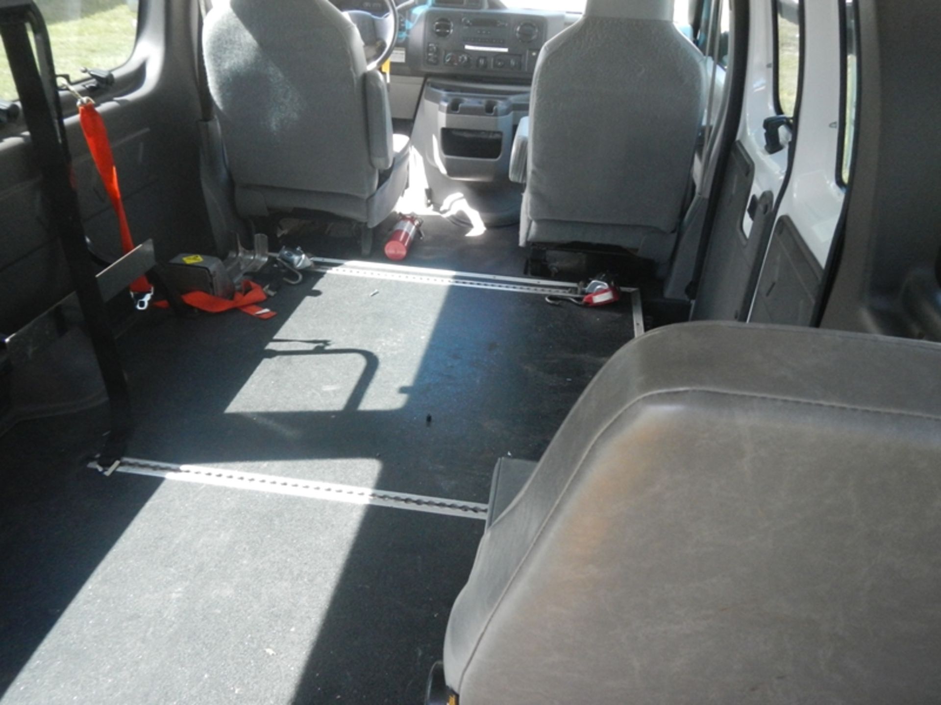 2014 FORD E-150 wheelchair van, gas 190,838 miles - VIN: 1FTNE1EW7EDA97515 - Image 7 of 7