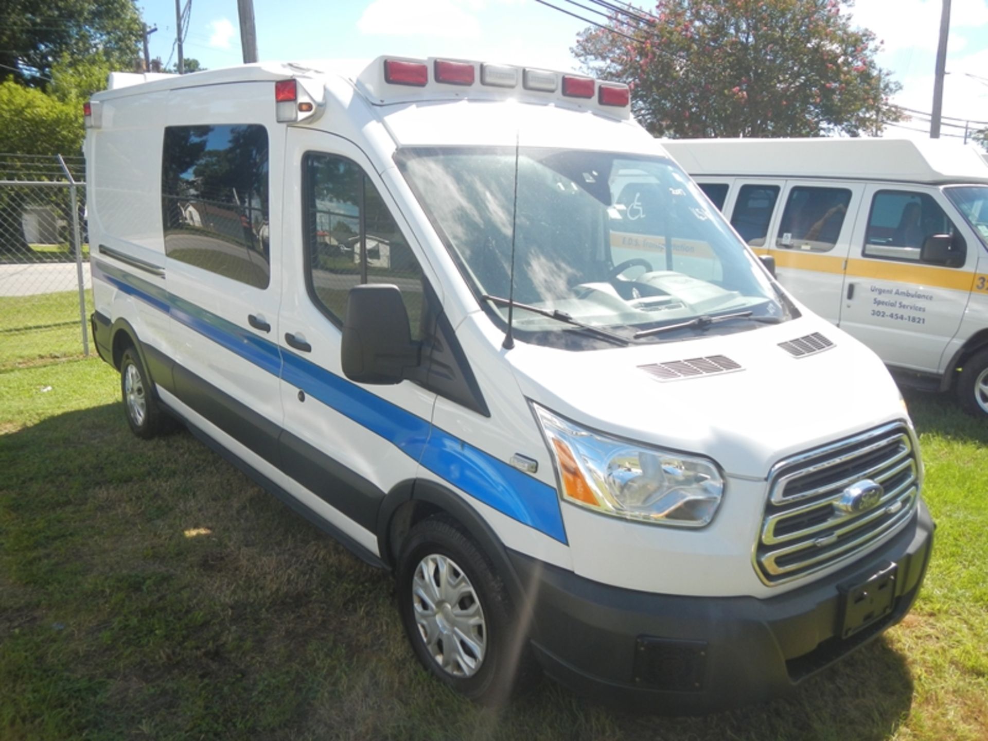 2017 FORD Transit 250 AMBULANCE - PowerStroke dsl 165,910 miles - VIN: 1FDYR2CVXHKA57717 - Image 2 of 6