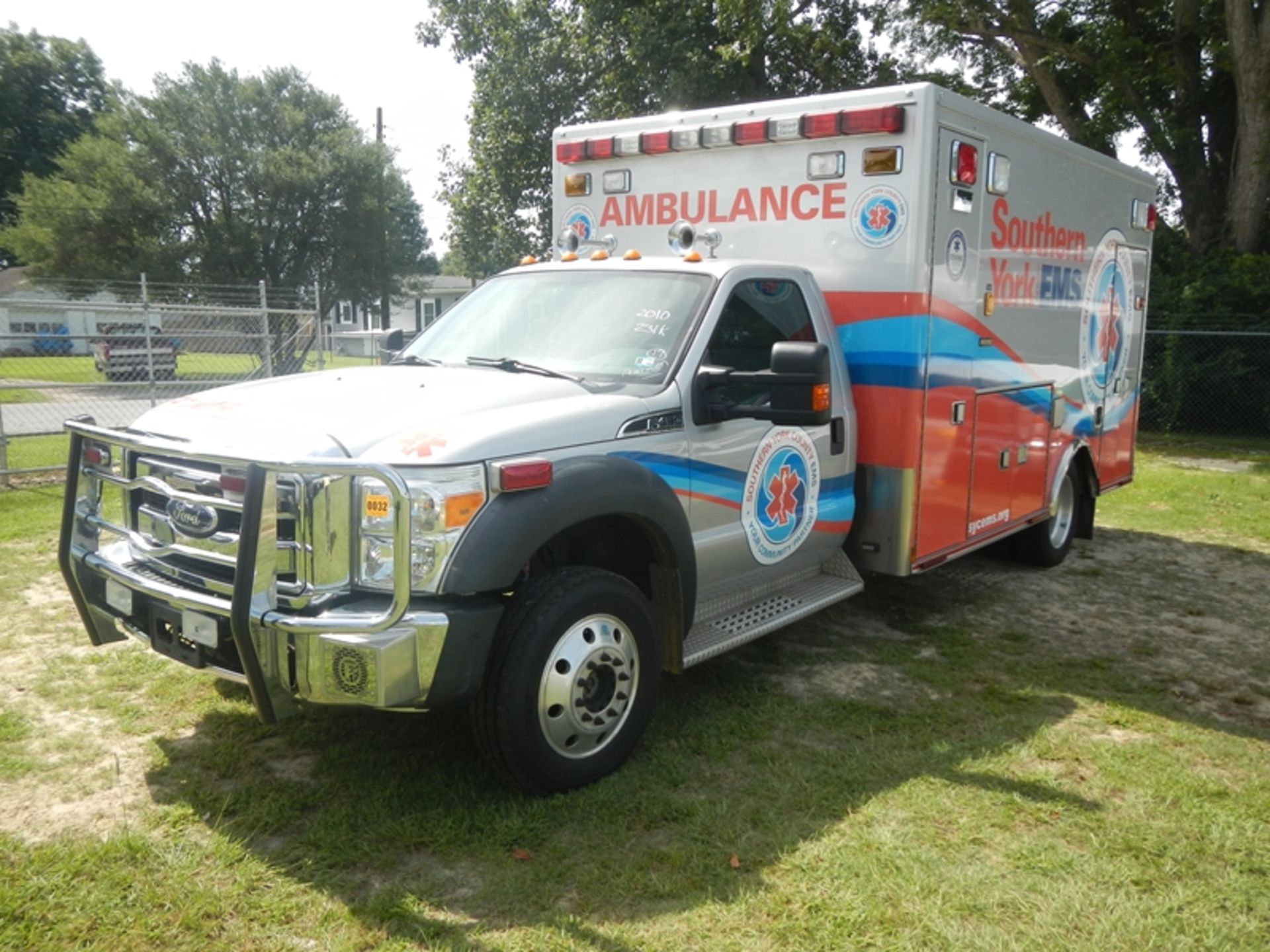 2011 FORD F-450 XLT Type I Ambulance