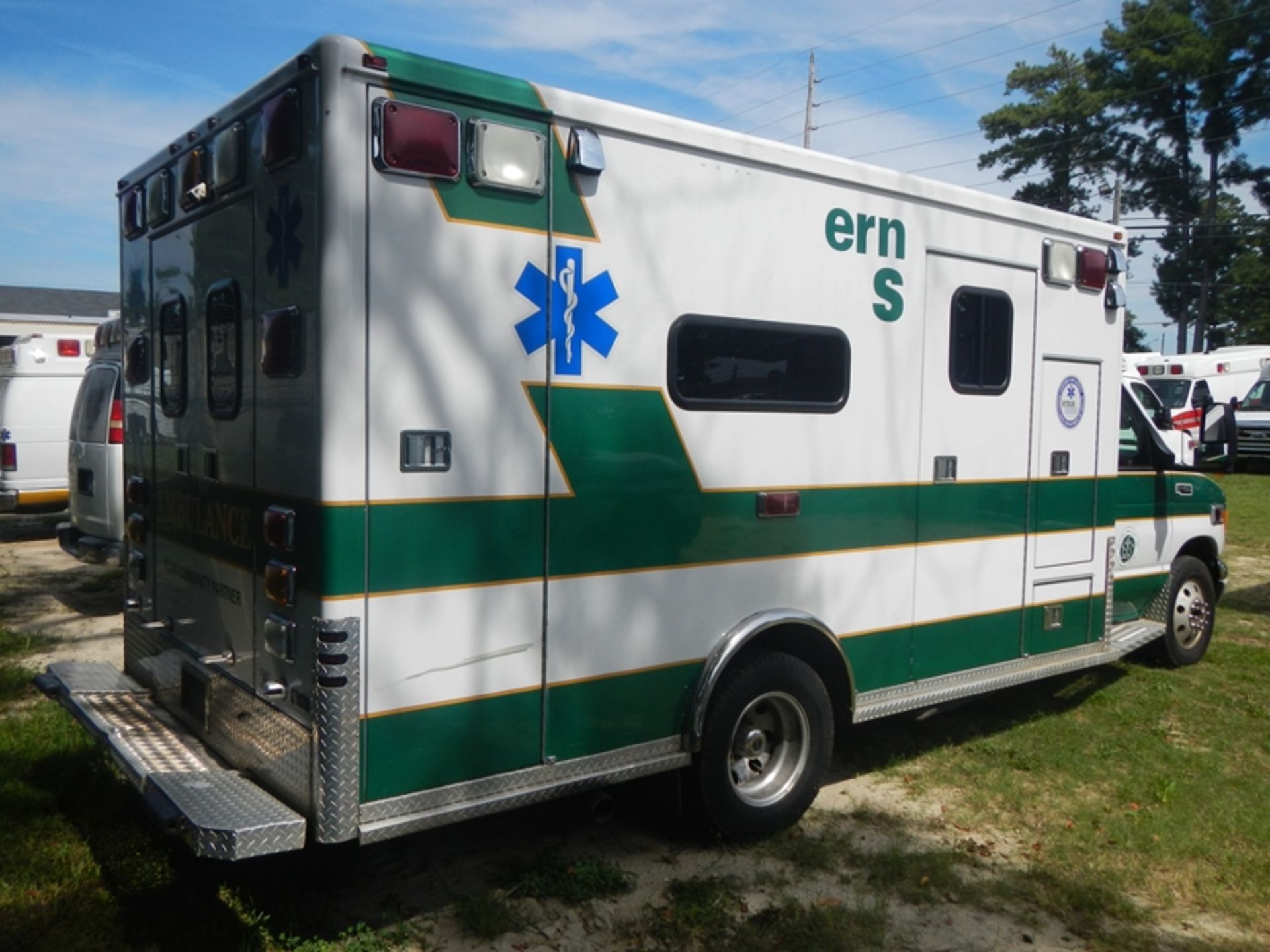 2003 FORD E-450 Type III Ambulance, dsl 138,820 miles - 1FDXE45F03HB76343 - Image 3 of 6