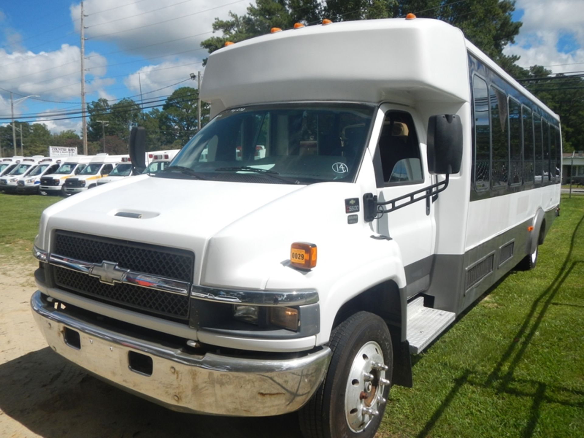 2006 CHEVROLET C5500 40 passenger bus Duramax auto trans - 162,073 miles - VIN: 1GBG5V1256F428122