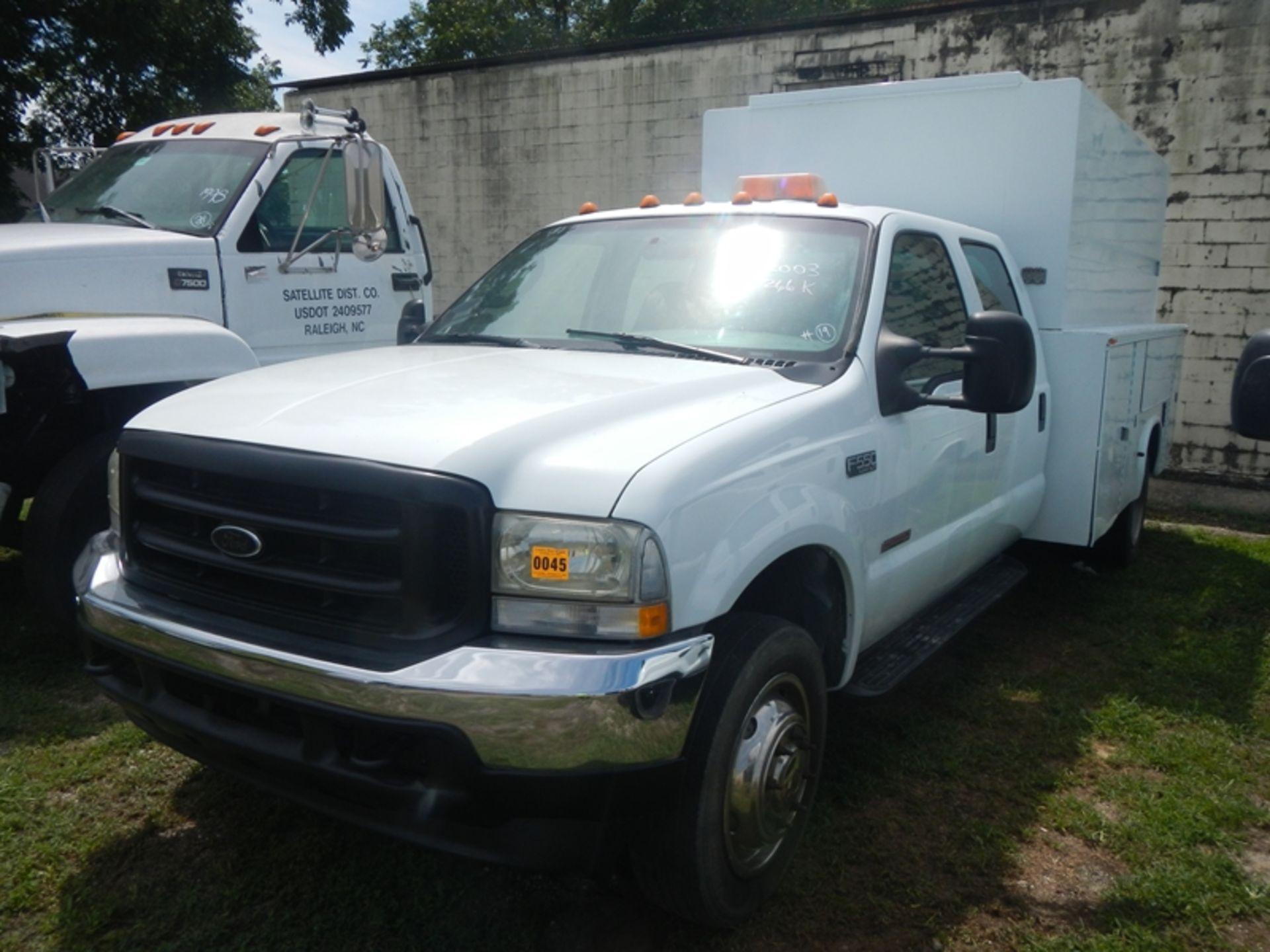 2003 FORD F550 crew cab, covered utility body, diesel (rebuilt 25K ago) - 266,663 miles - 1FDAW56P33