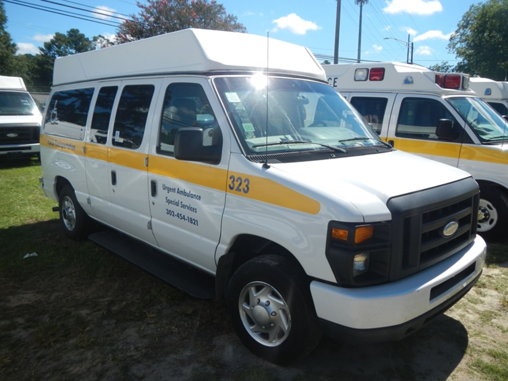 2014 FORD E-150 wheelchair van, gas 182,328 miles - VIN: 1FTNE1EW5EDA97514 - Image 2 of 7