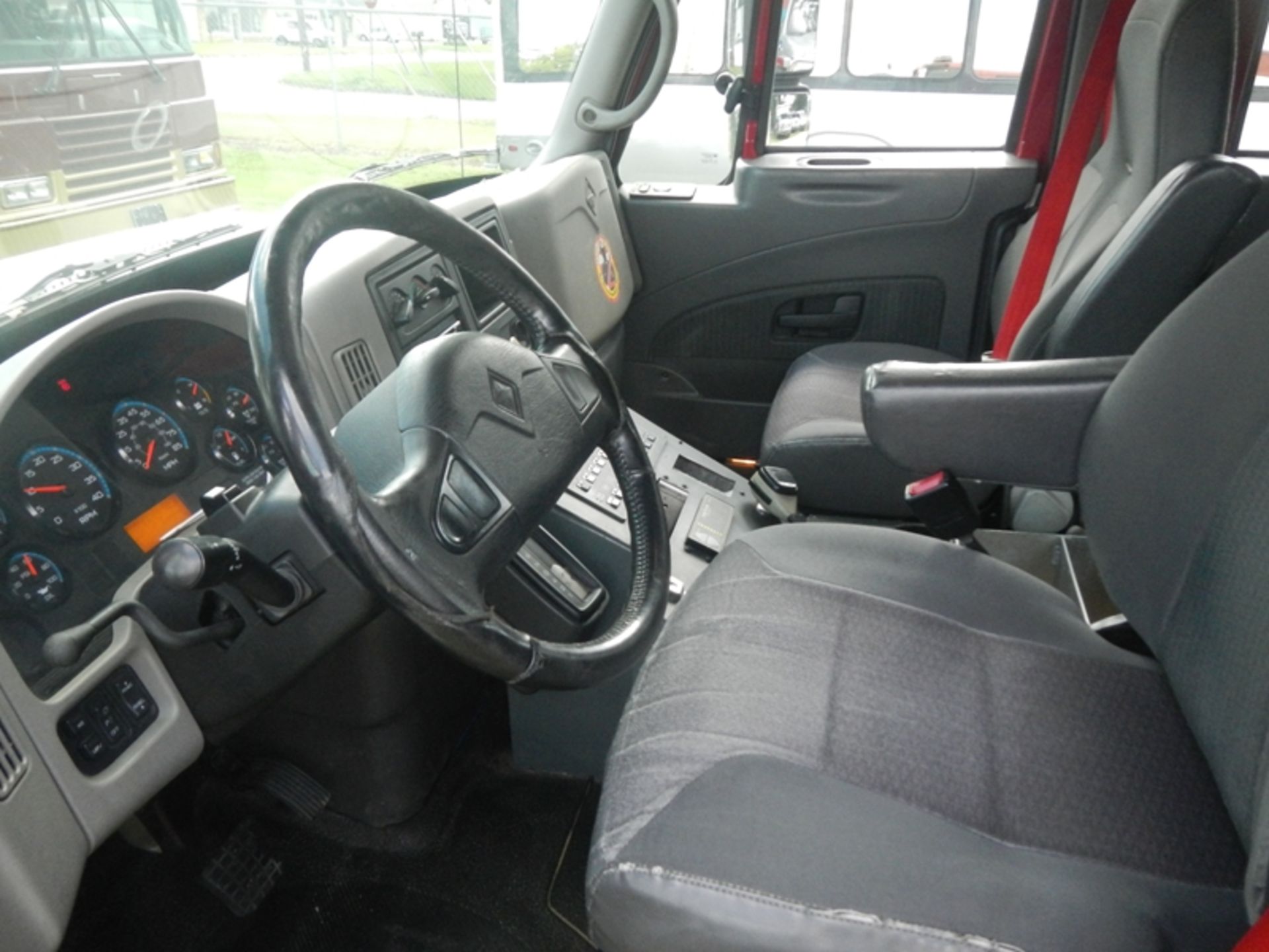 2008 INTERNATIONAL 4300 crew cab Medium Duty Amb Horton body, Maxxforce diesel - 151,292 miles - - Image 5 of 7