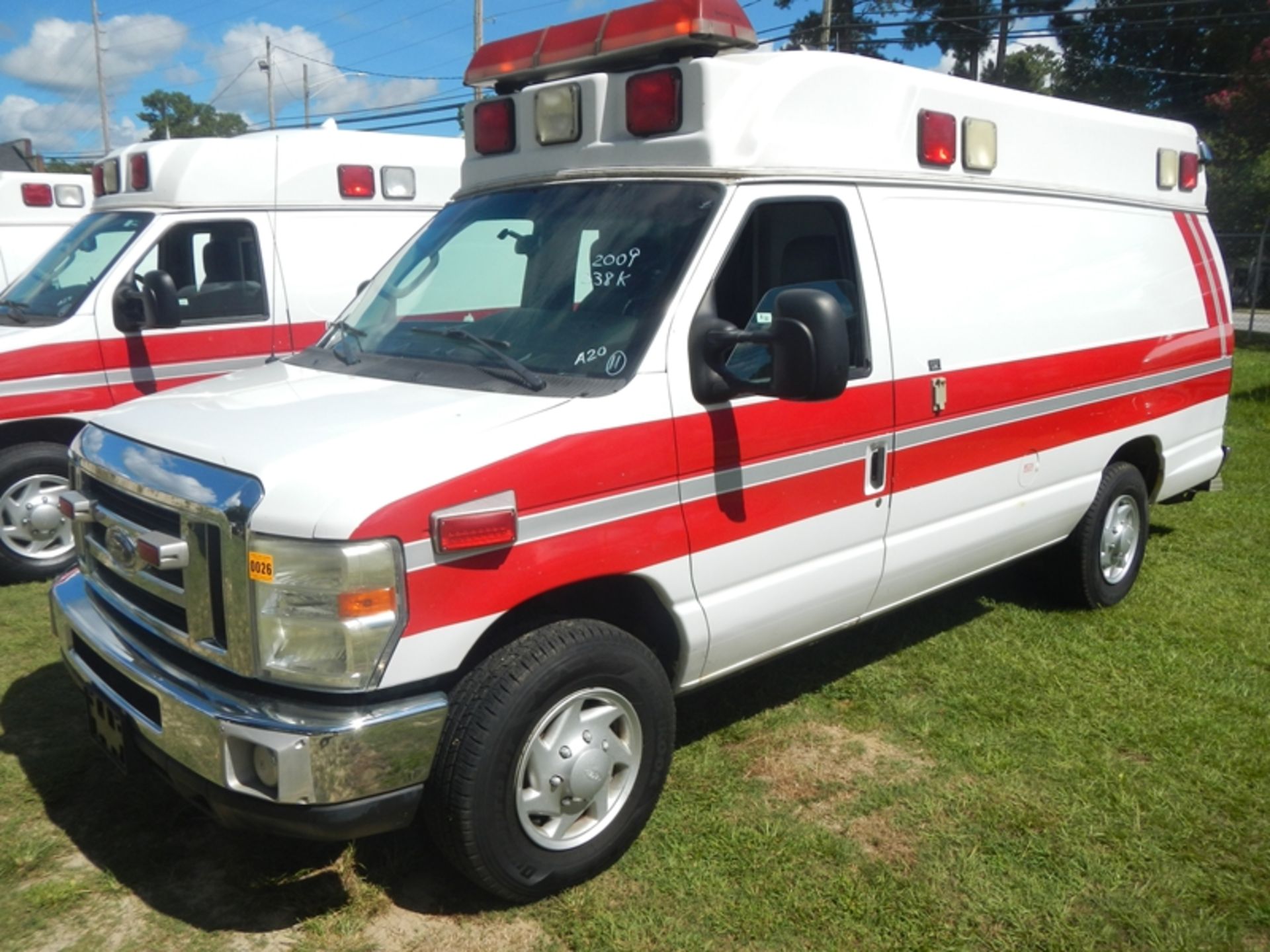 2009 FORD E-350 Super Duty Type II Ambulance, diesel - 338,126 miles - VIN: 1FDSS34P29DA58785