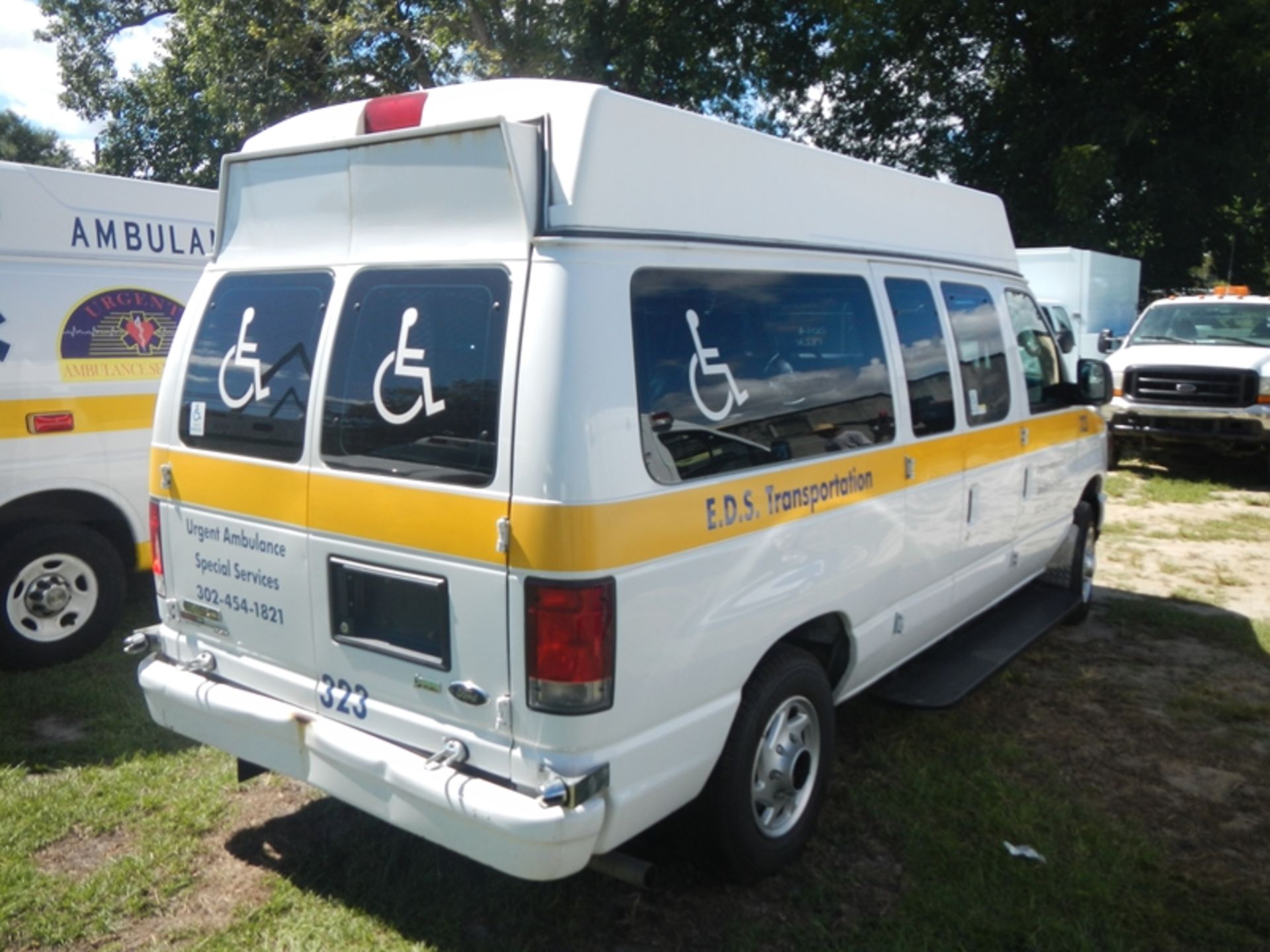 2014 FORD E-150 wheelchair van, gas 182,328 miles - VIN: 1FTNE1EW5EDA97514 - Image 3 of 7