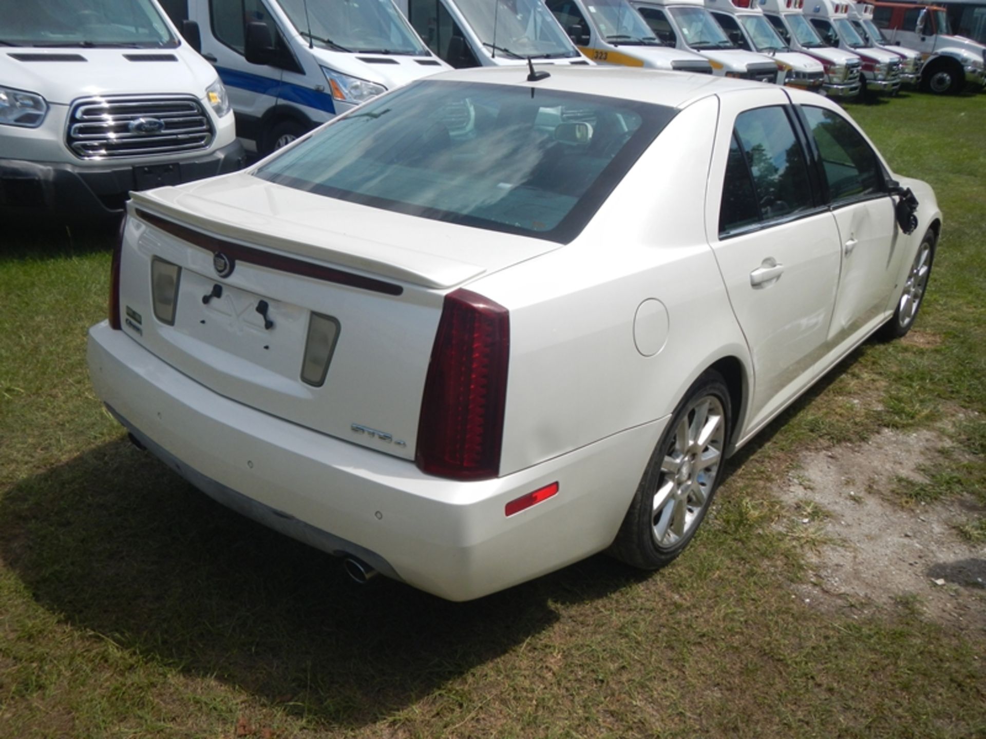 2006 CADILLAC DTS 4-door sedan wrecked wrecked on passenger side, 101,135 miles- 1G6DC67A360220772 - Image 5 of 8